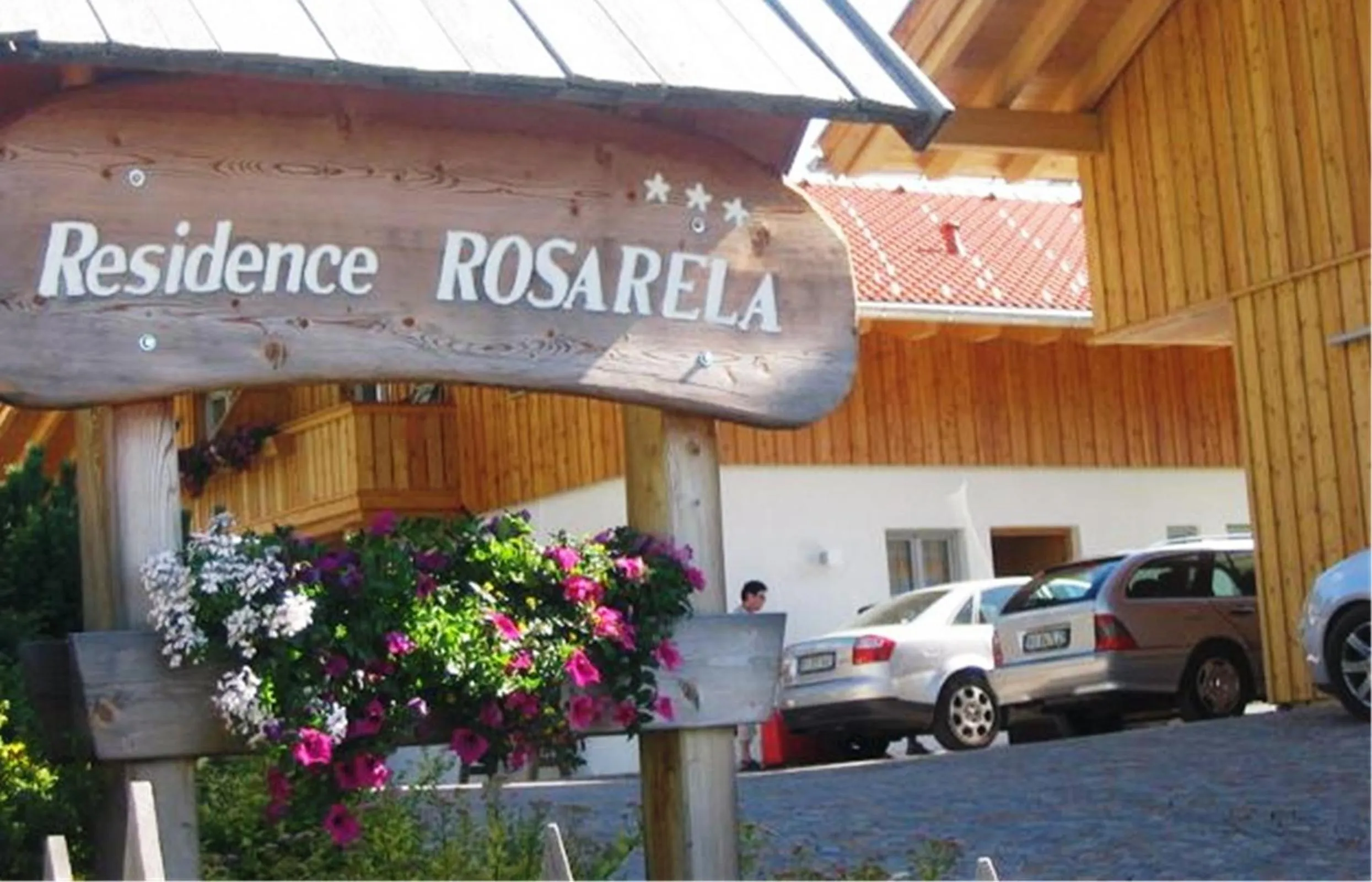 Property logo or sign in Residence Rosarela