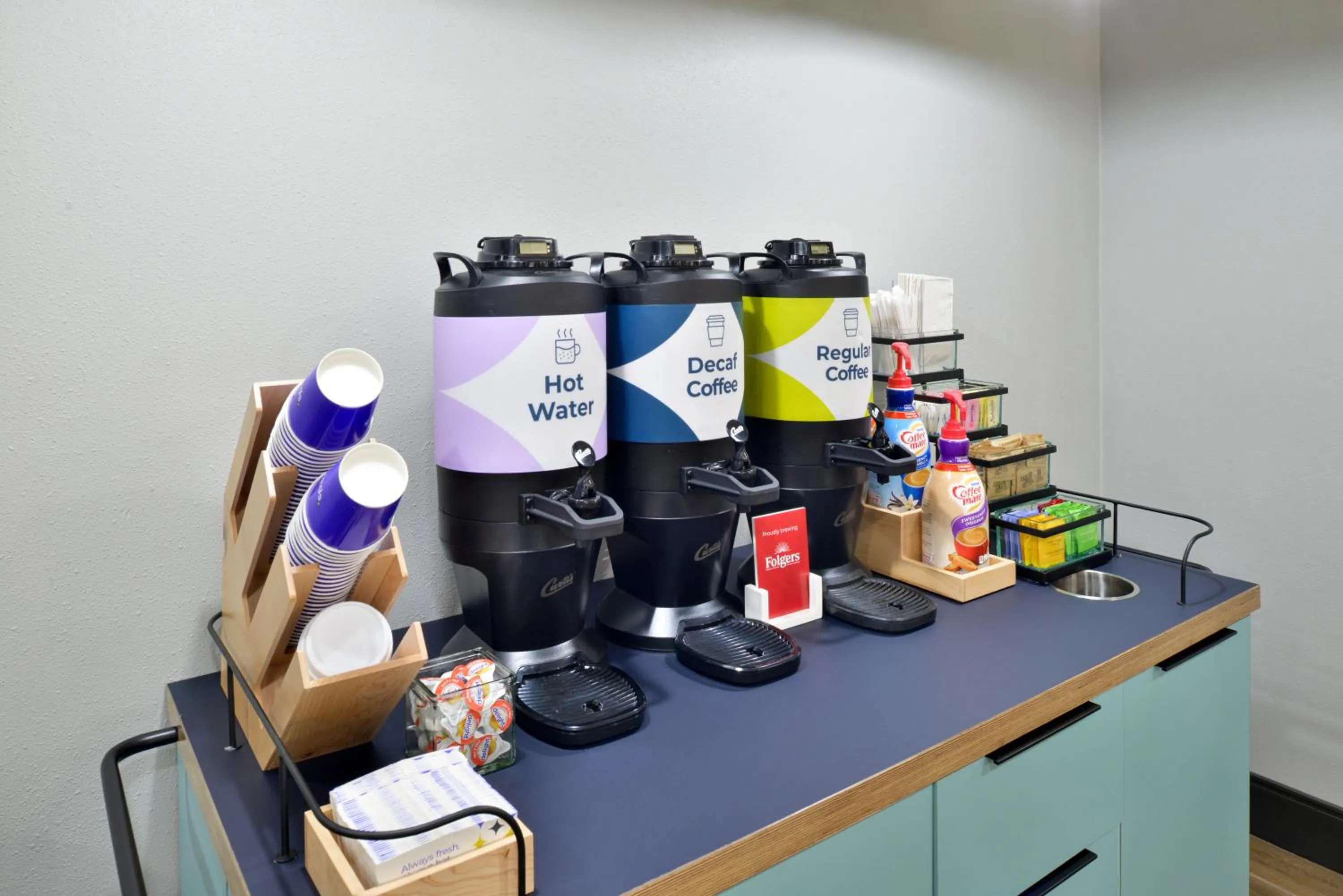 Coffee/tea facilities in Spark By Hilton Dallas Medical District Love Field