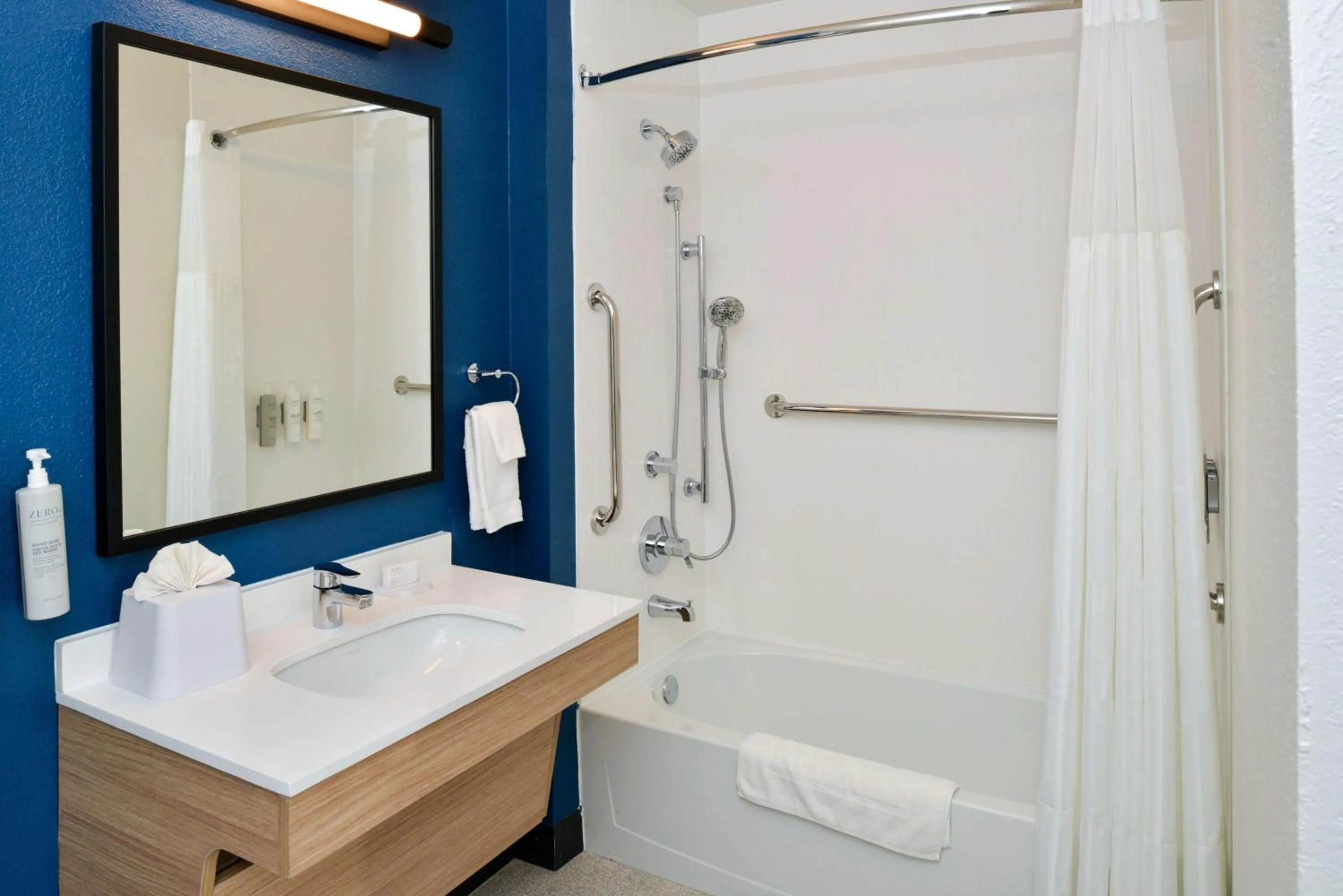 Bathroom in Spark By Hilton Dallas Medical District Love Field