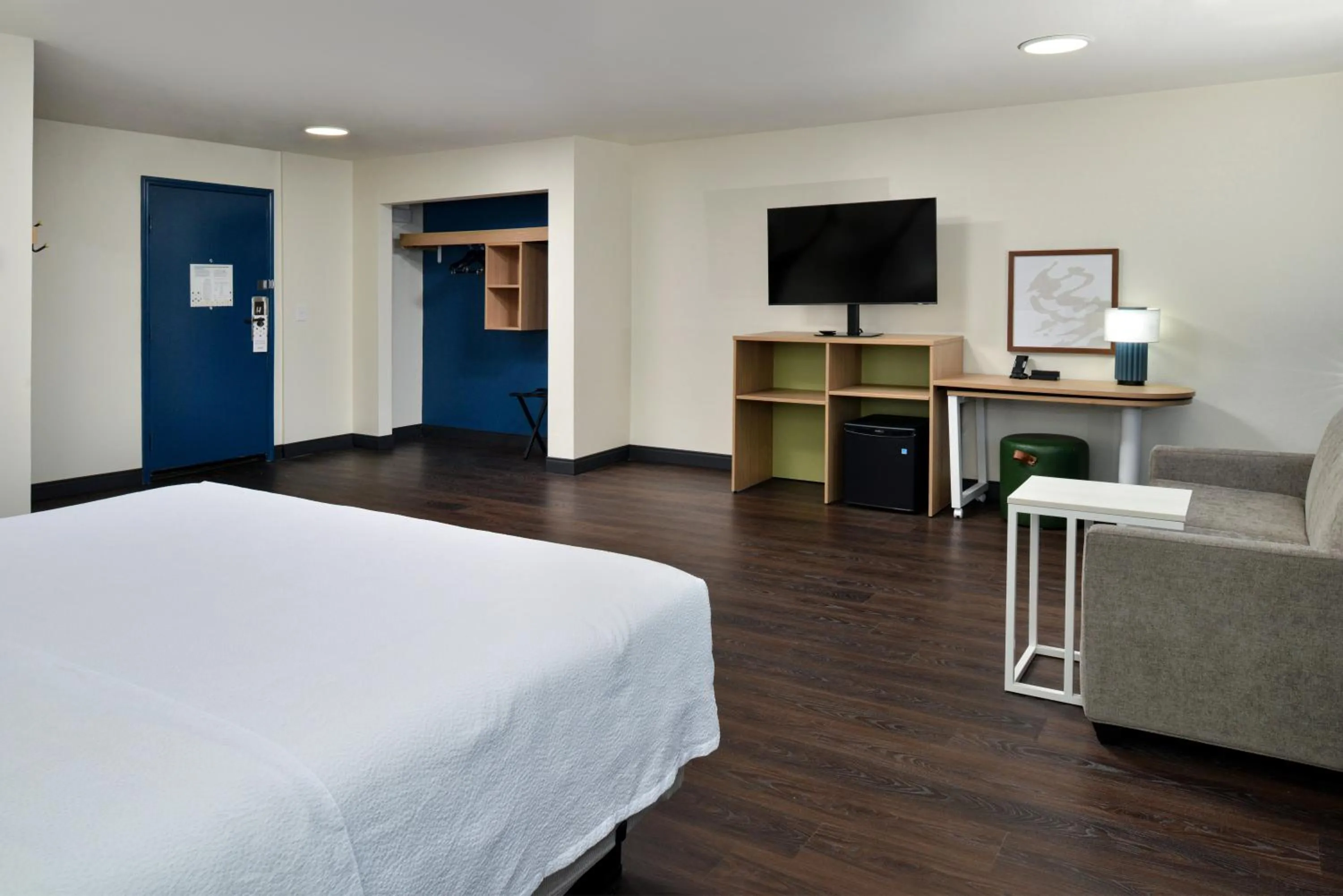 Bedroom, Bed in Spark By Hilton Dallas Medical District Love Field