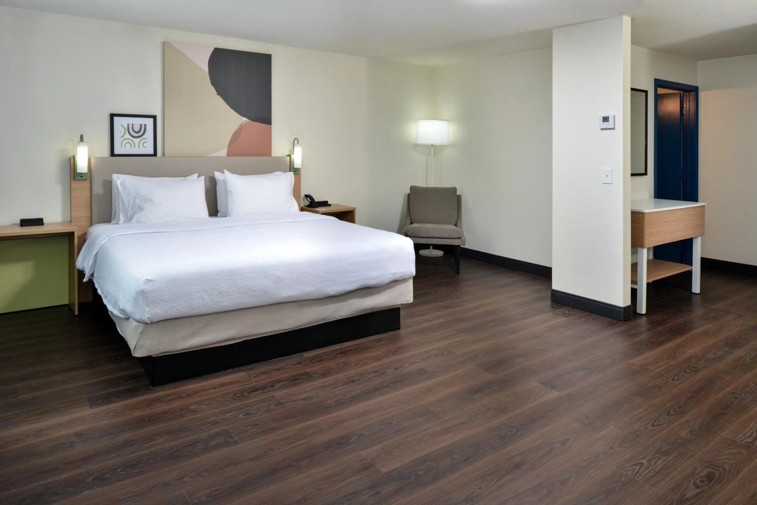 Bedroom, Bed in Spark By Hilton Dallas Medical District Love Field