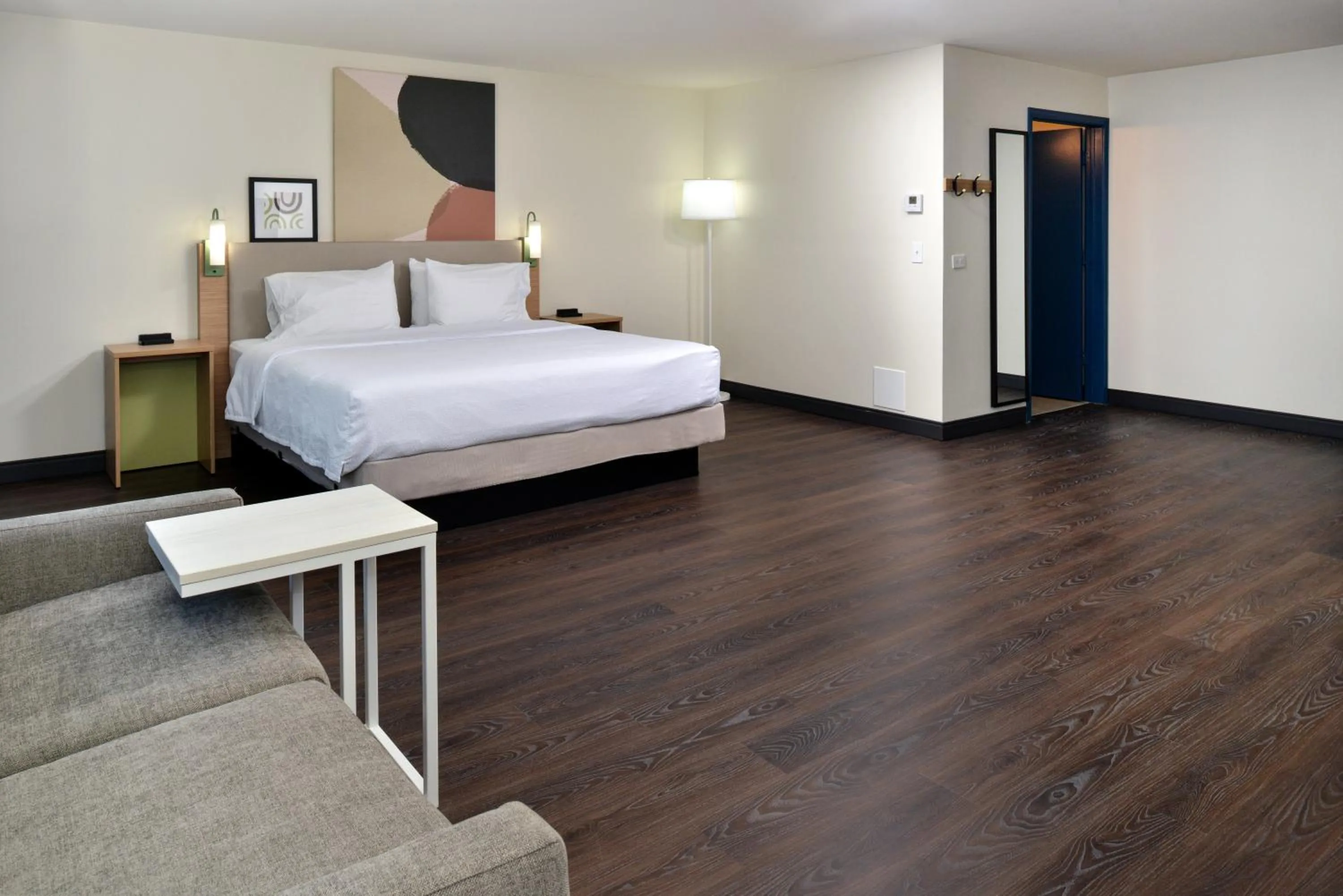 Bedroom, Bed in Spark By Hilton Dallas Medical District Love Field