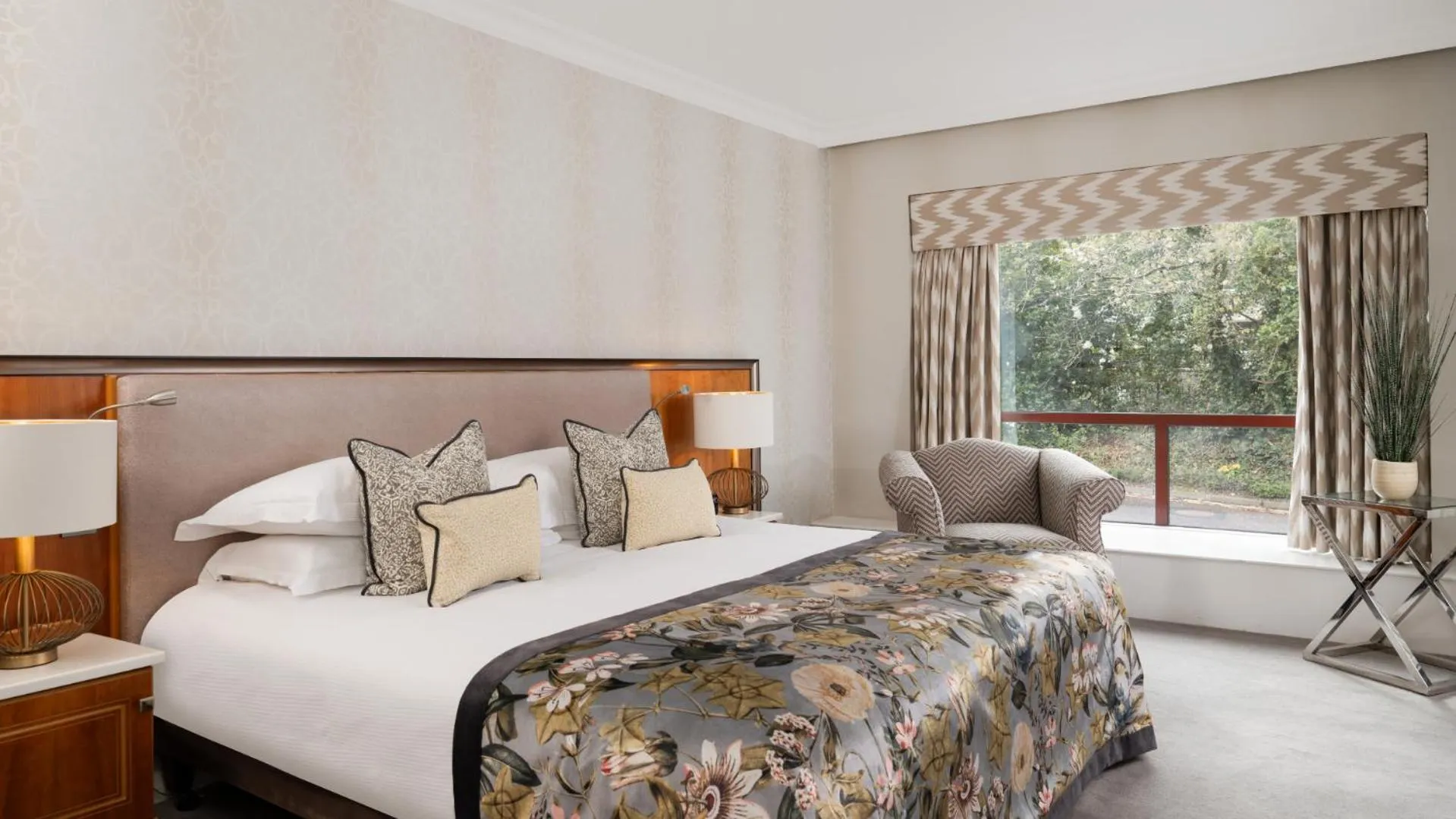 Bed in Everglades Hotel