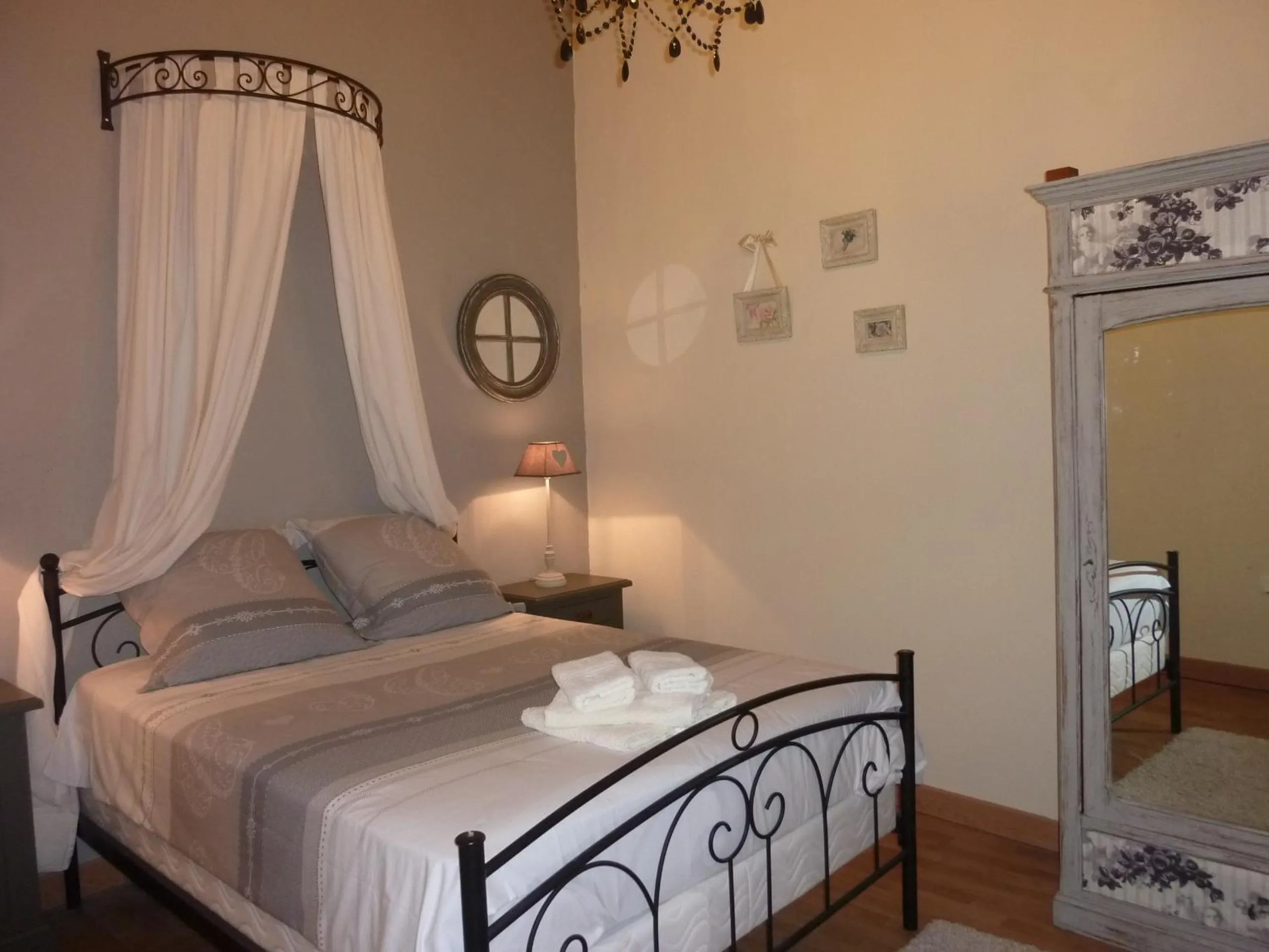 Bedroom in Le Comptoir des Ecoliers