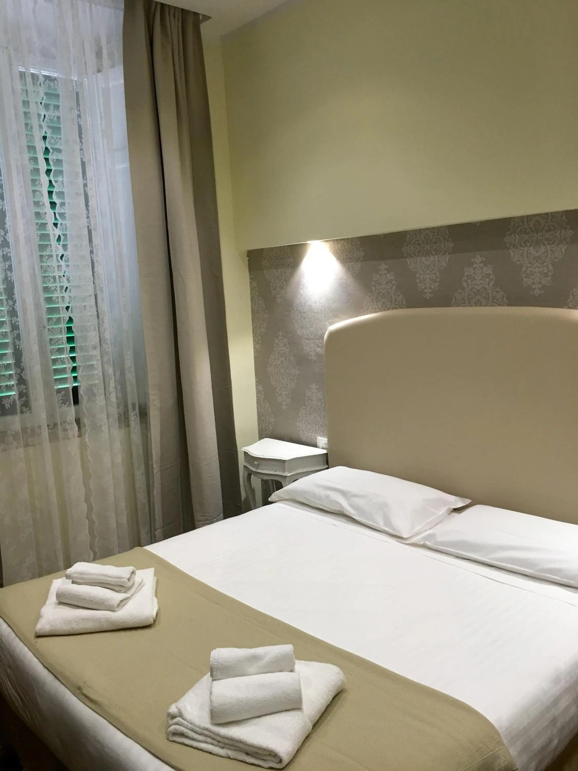 Photo of the whole room, Bed in Antico Hotel Moderno