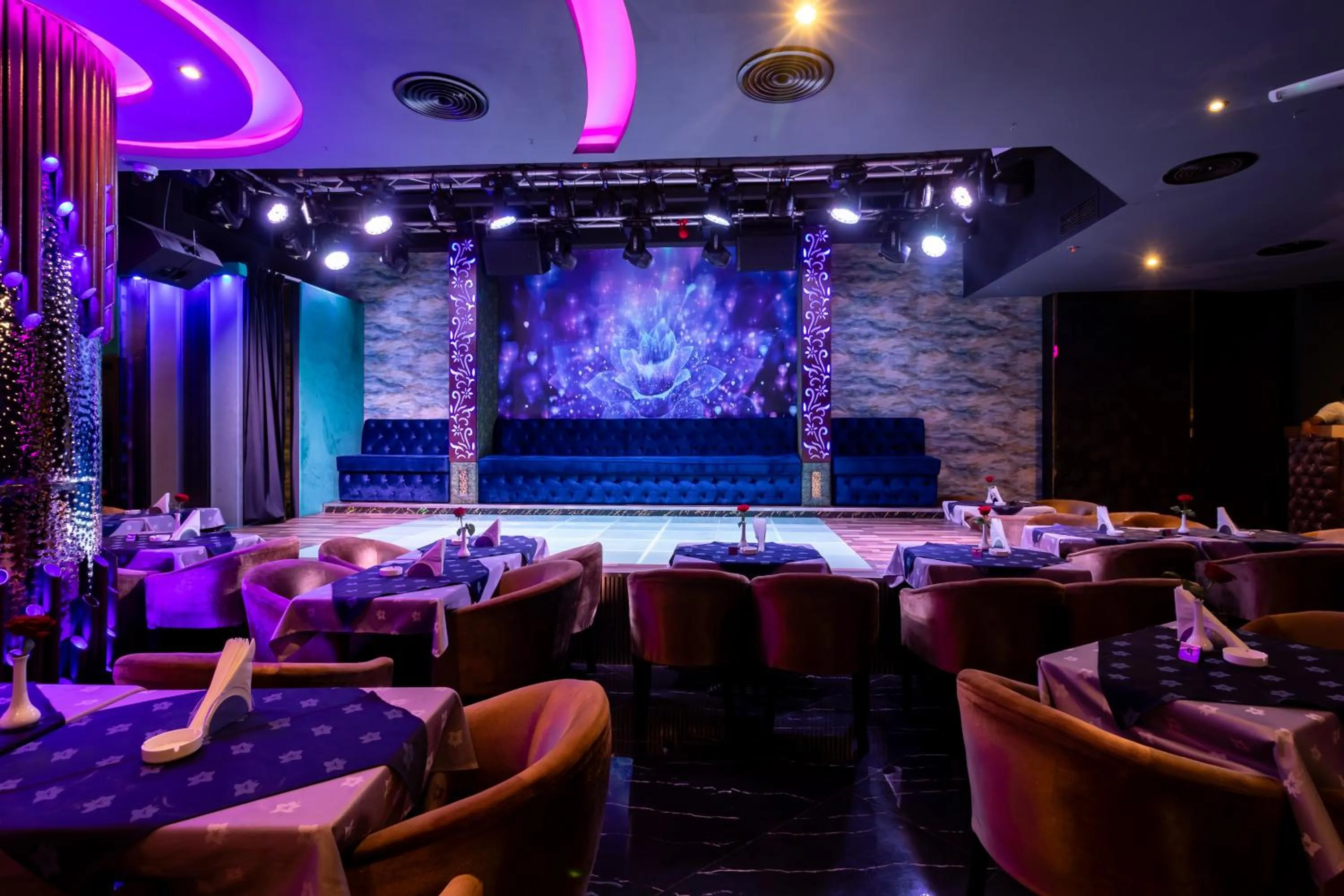 Nightclub / DJ in City Palace Hotel