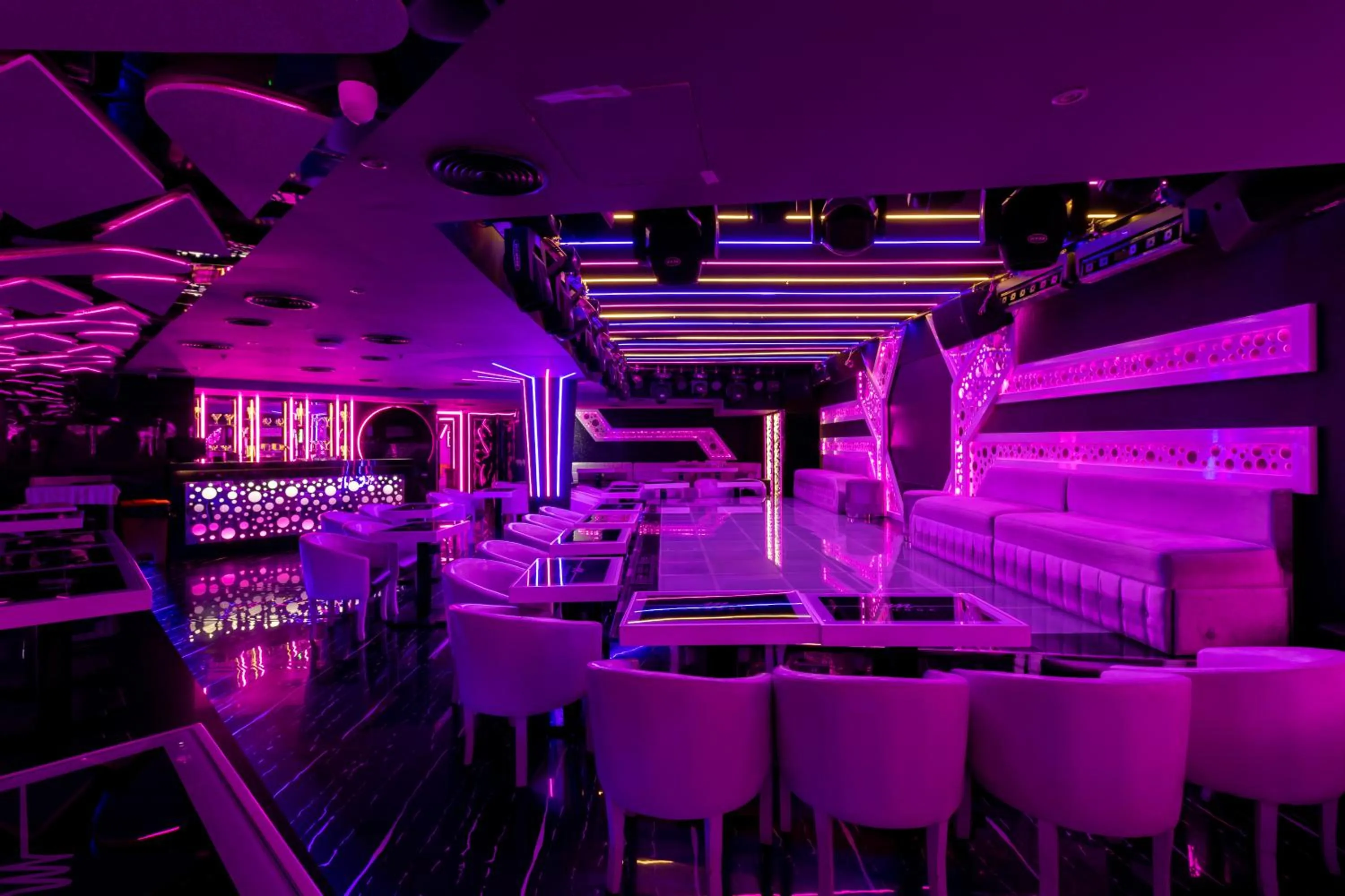 Nightclub / DJ in City Palace Hotel