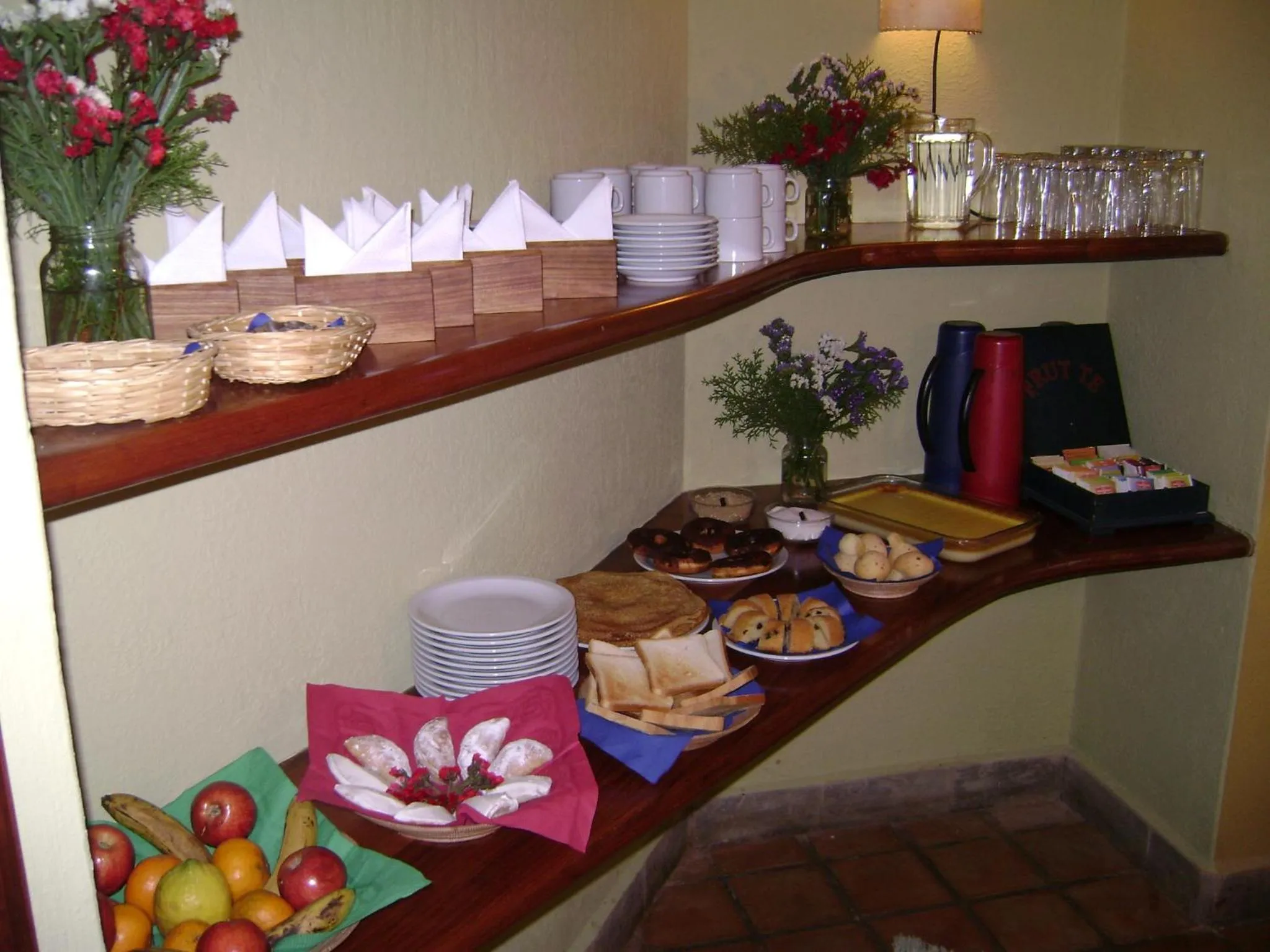 Coffee/tea facilities in La Pasarela