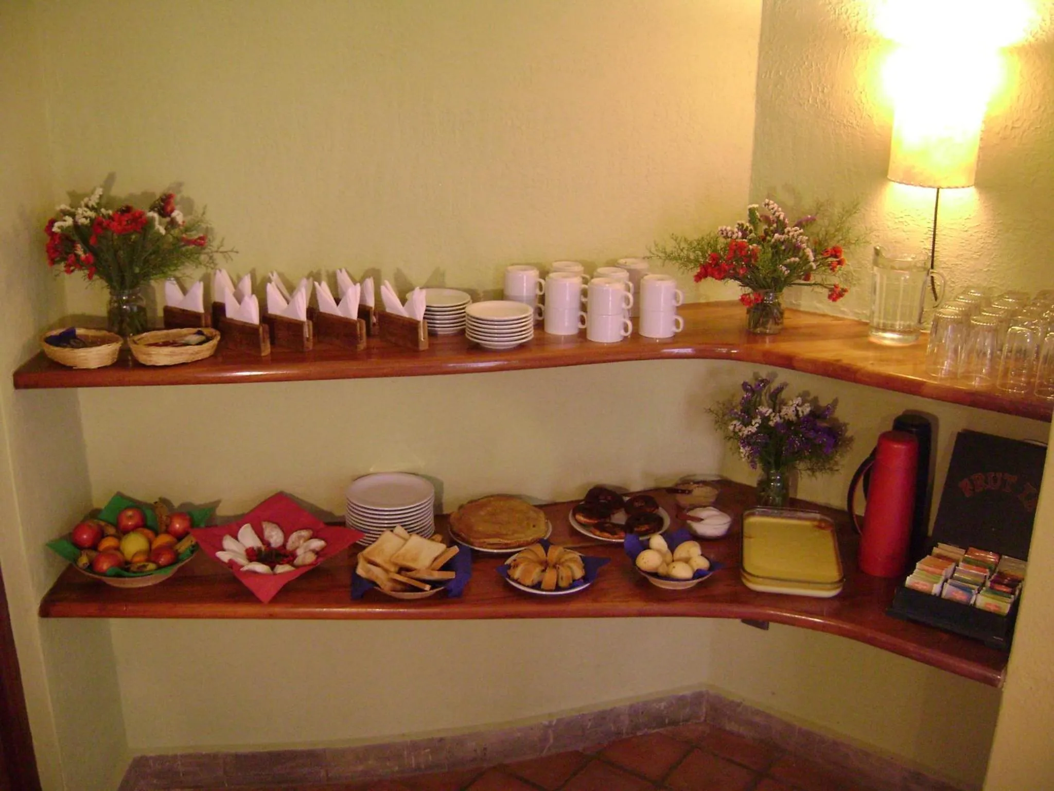 Restaurant/places to eat in La Pasarela