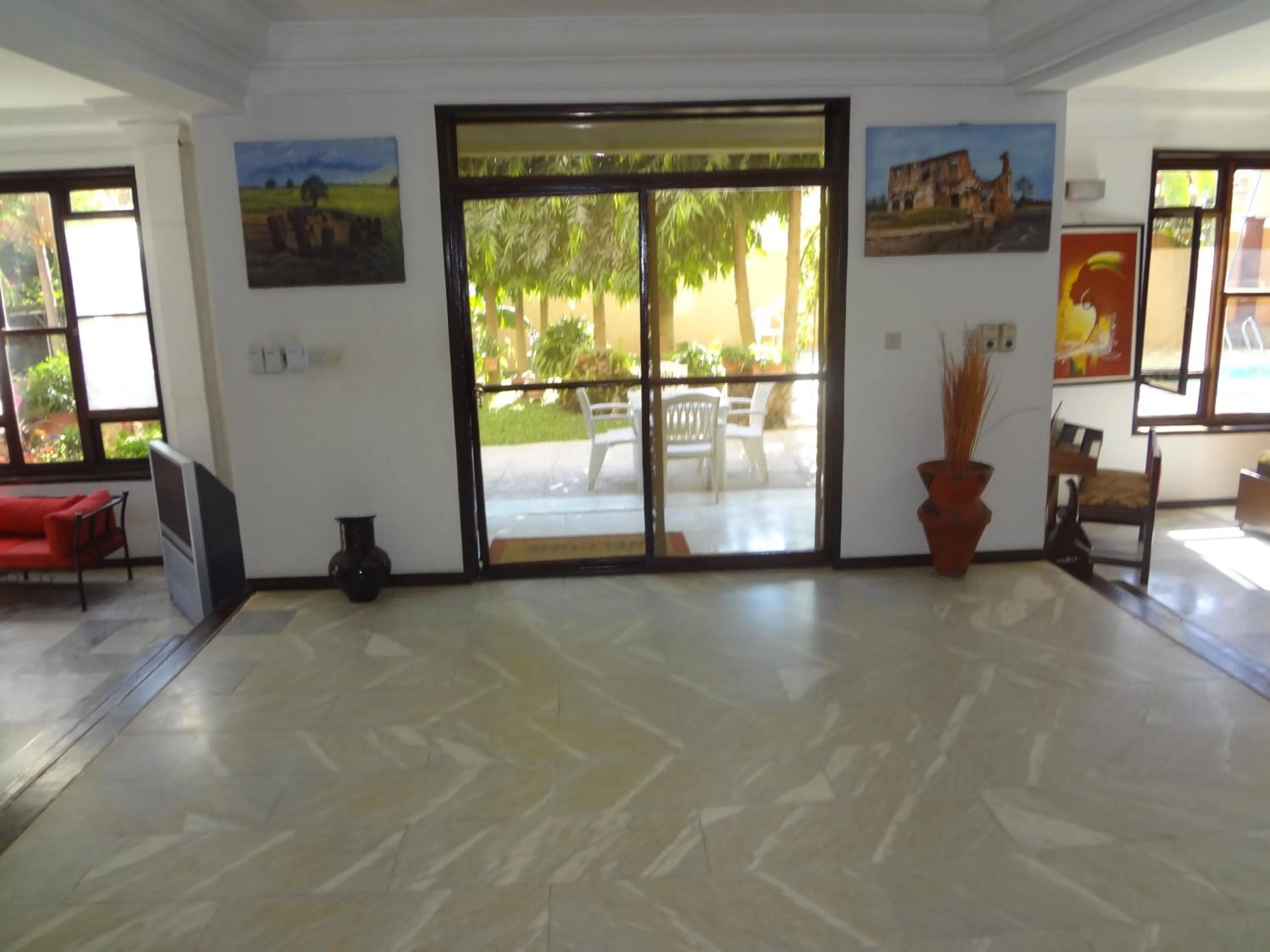 Communal lounge/ TV room in Roc Heights