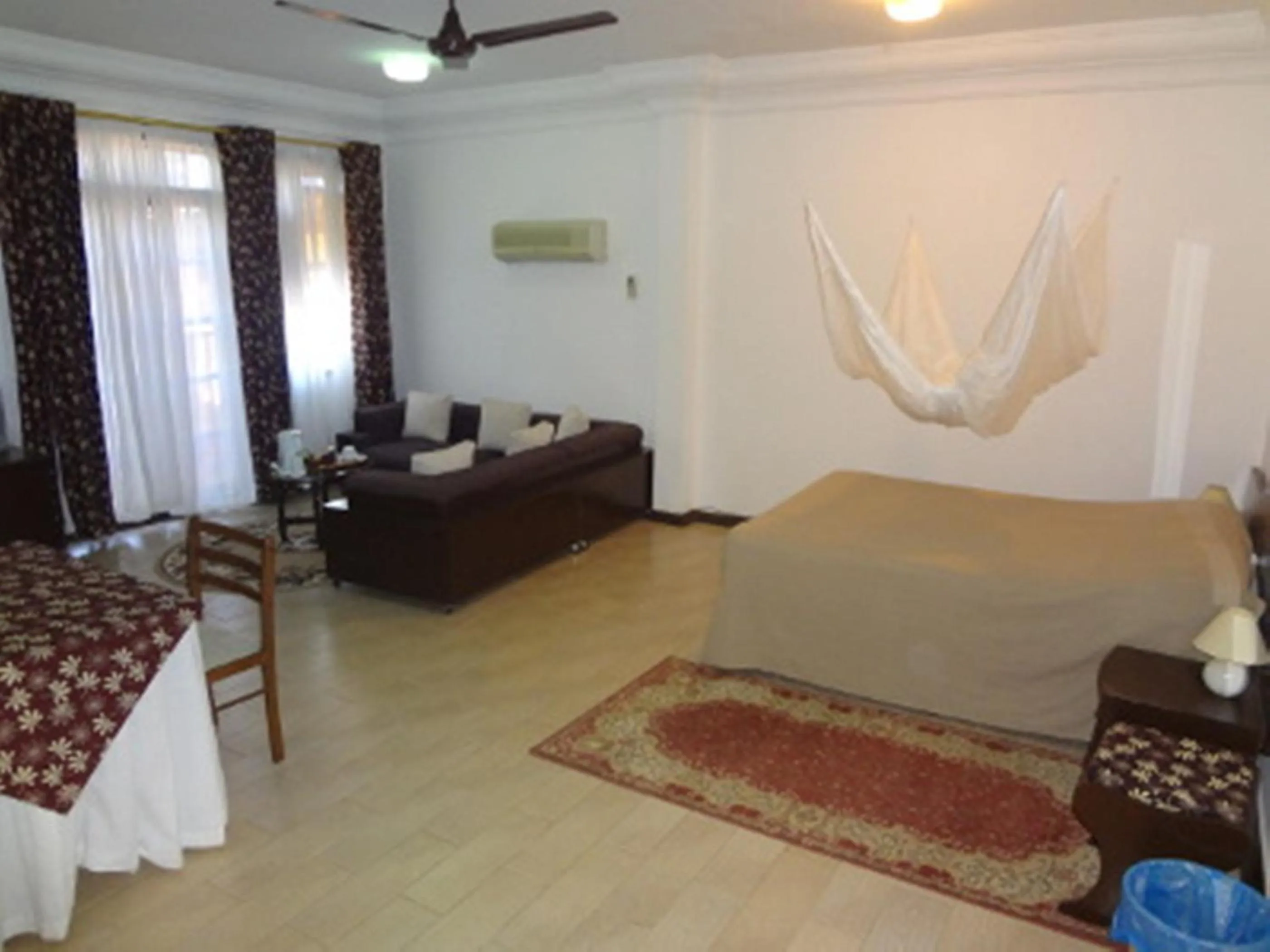 Bedroom, Bed in Roc Heights