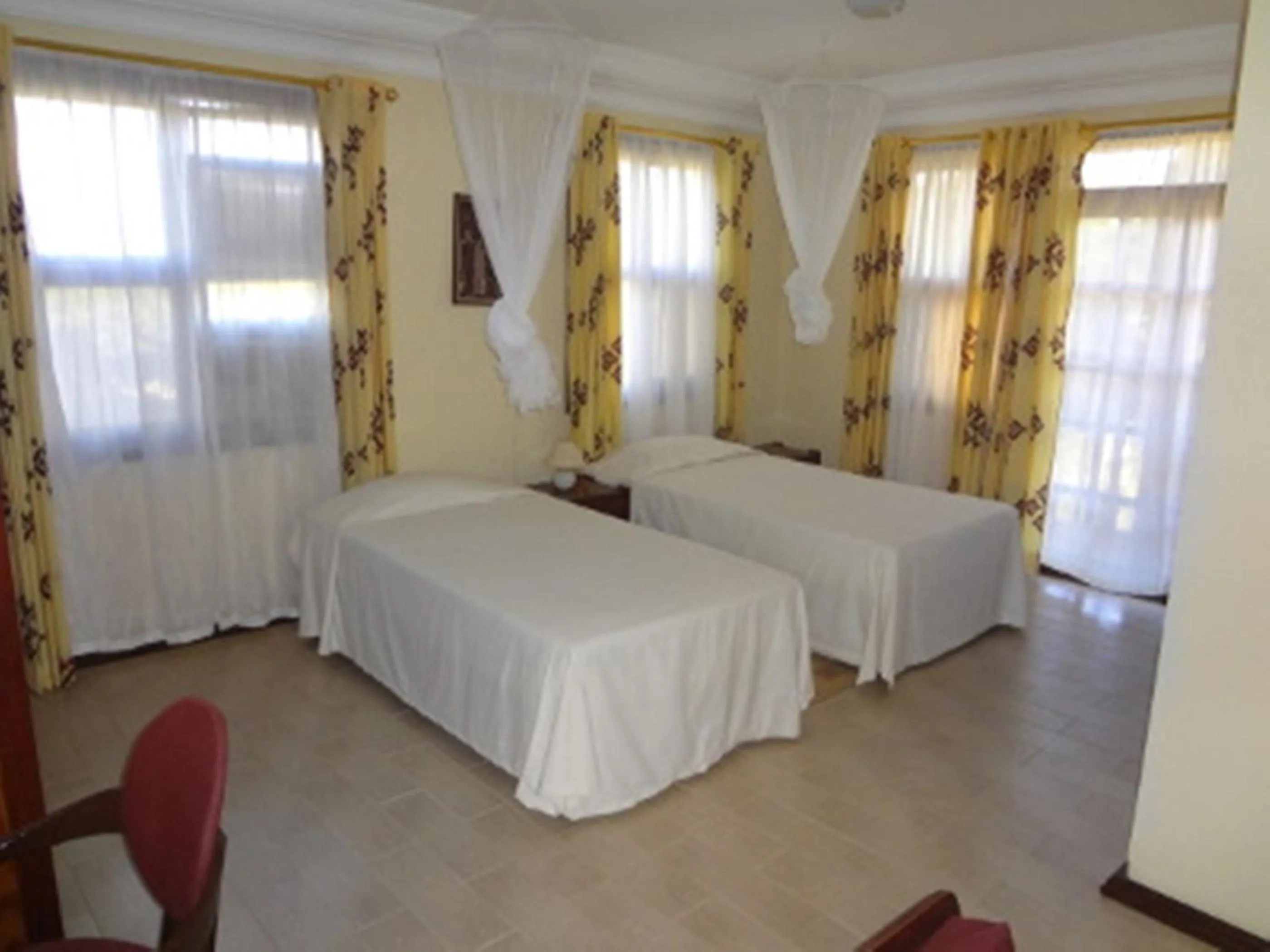 Shower, Bed in Roc Heights