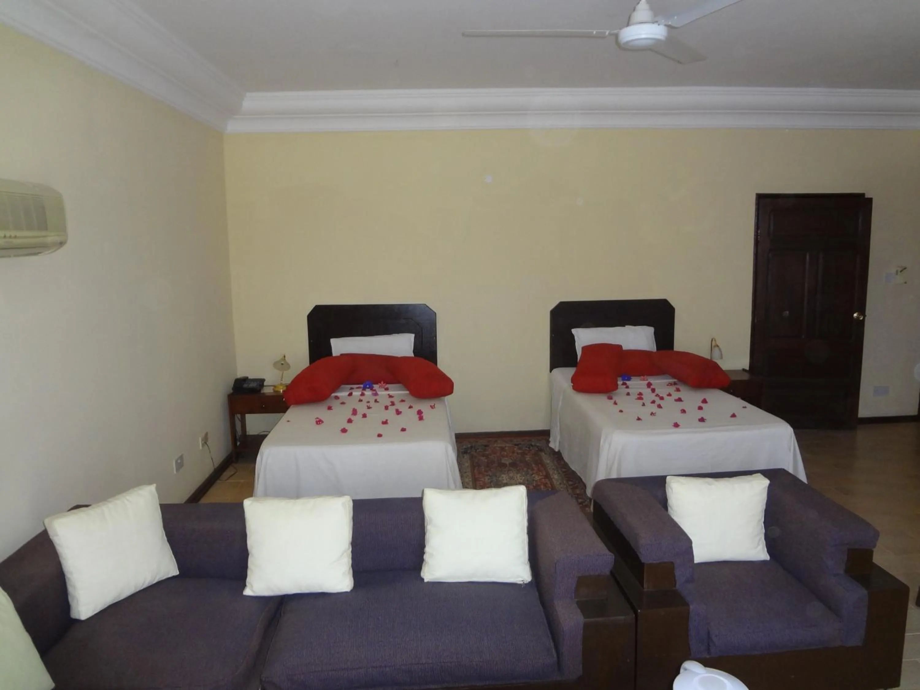 Day, Bed in Roc Heights