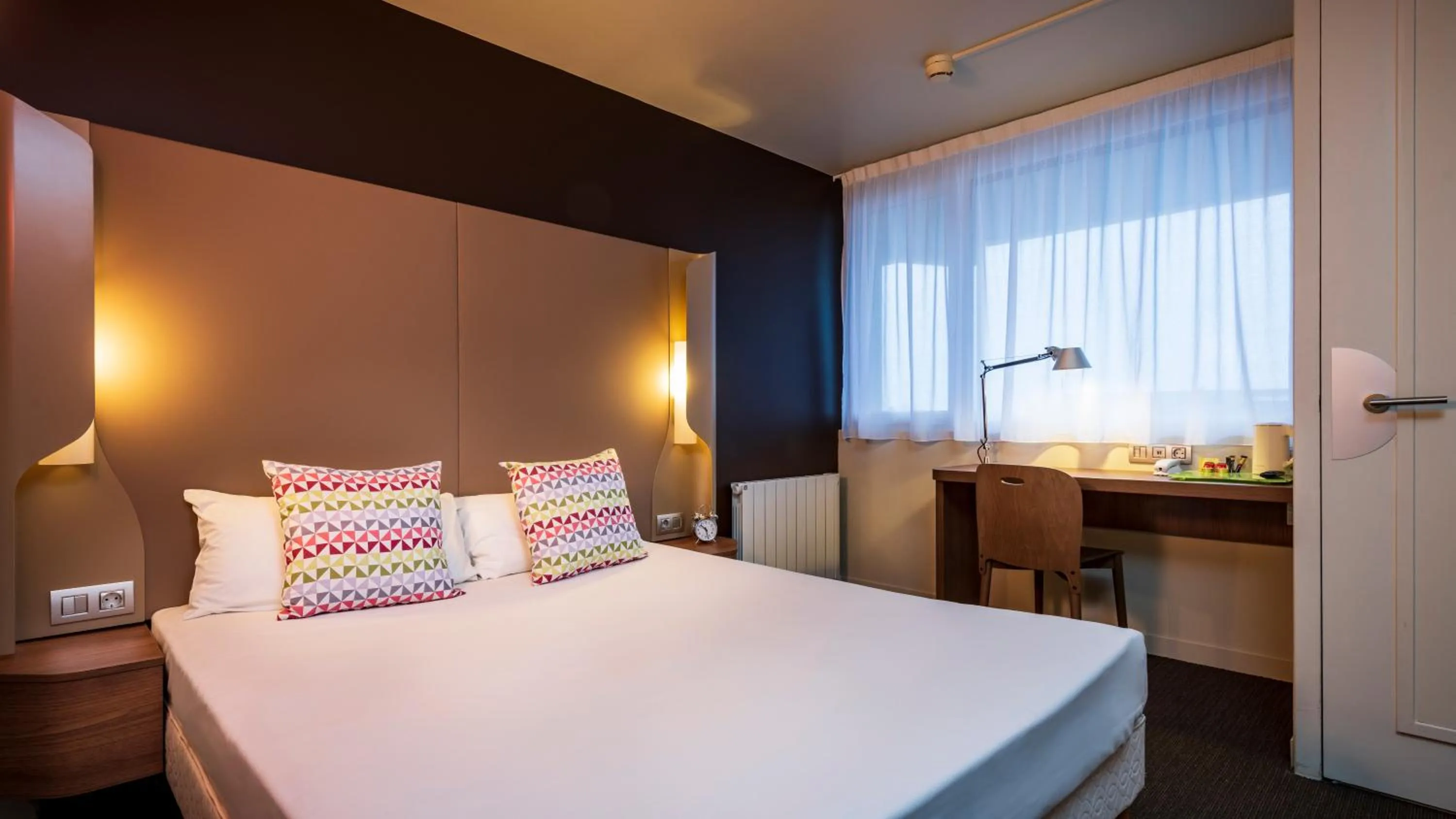 Bedroom, Bed in Campanile Hotel & Restaurant Eindhoven