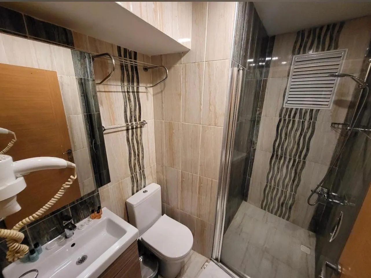 Shower in Riverland Suites Apart Hotel