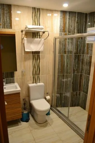 bidet in Riverland Suites Apart Hotel