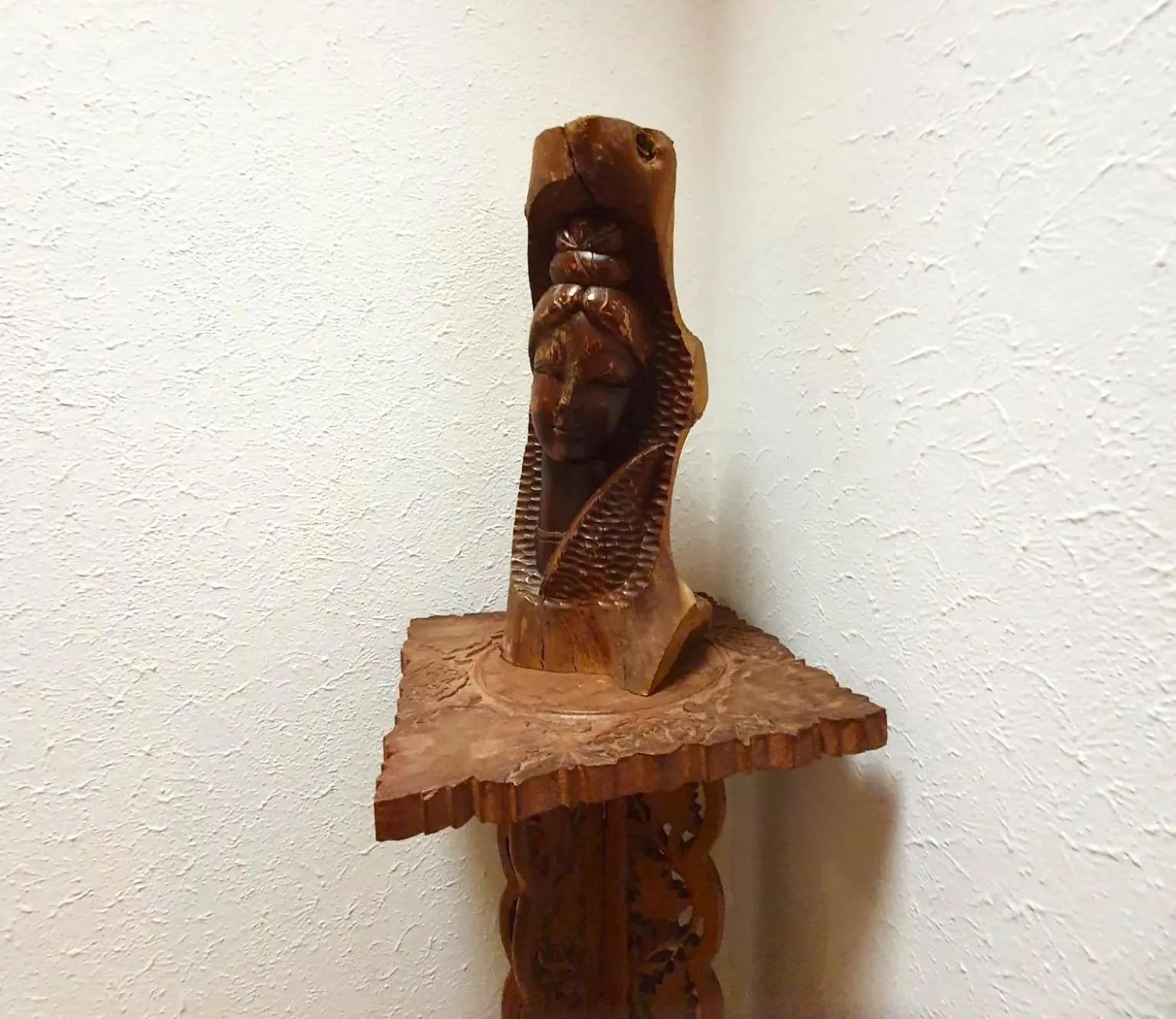 Decorative detail in Altavilla Albergo meublé