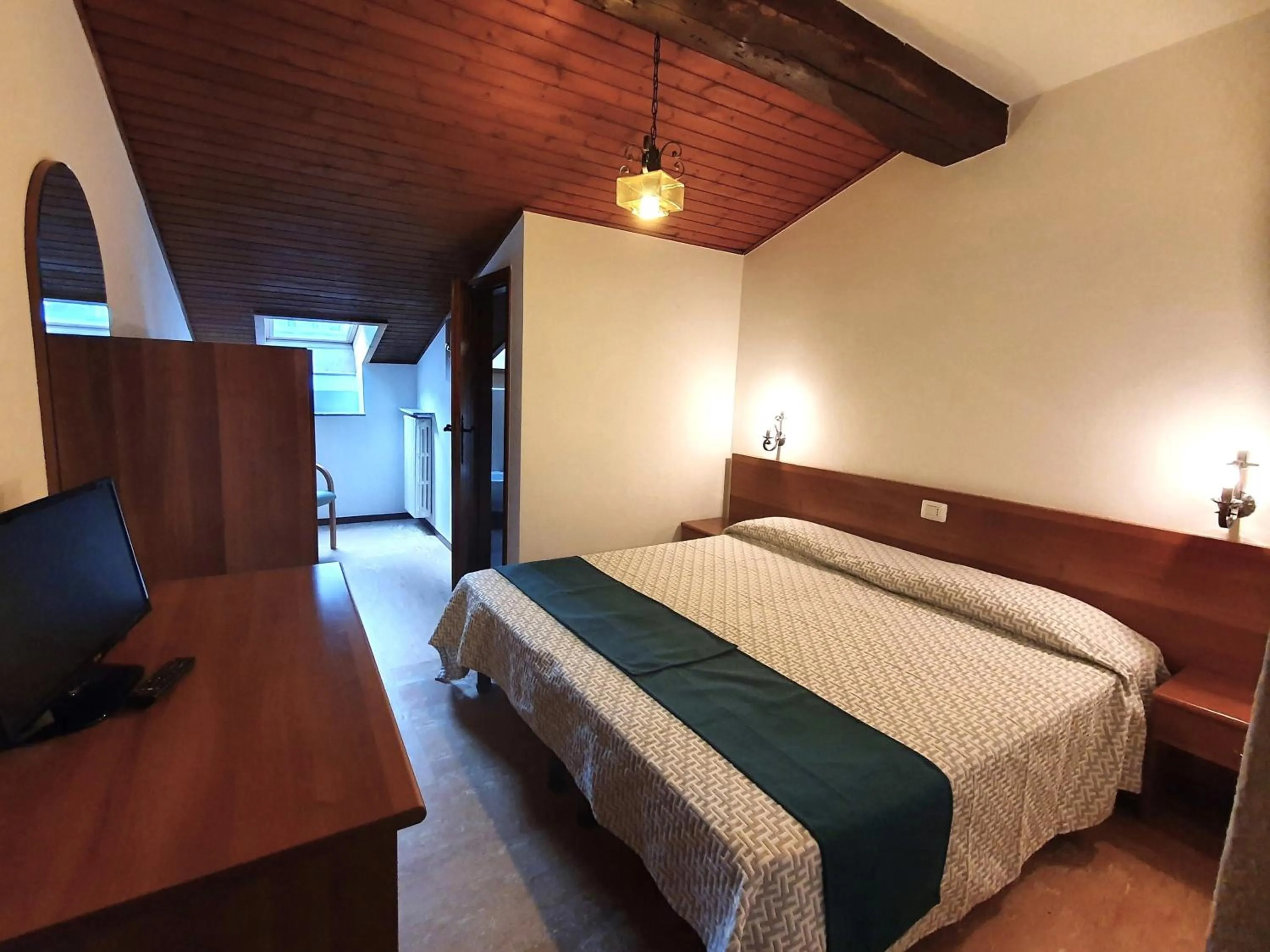 Photo of the whole room, Bed in Altavilla Albergo meublé