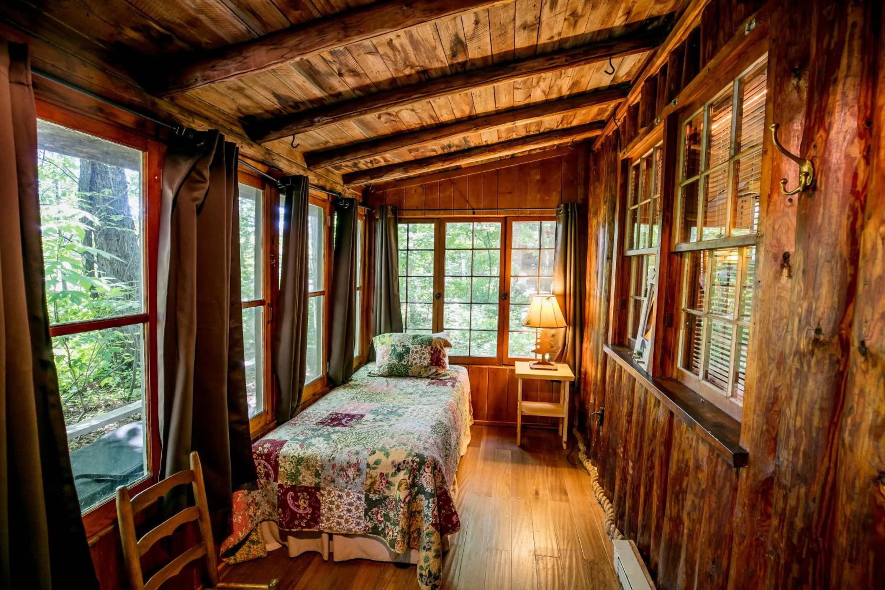 Bedroom in Ludlow's Island Resort