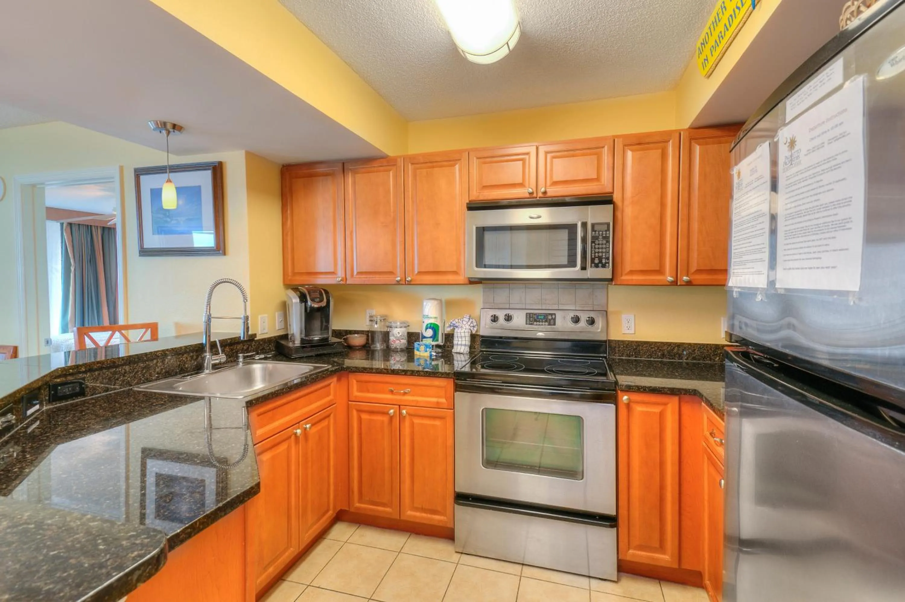 Kitchen or kitchenette in Horizon at 77th Avenue North by Palmetto Vacations