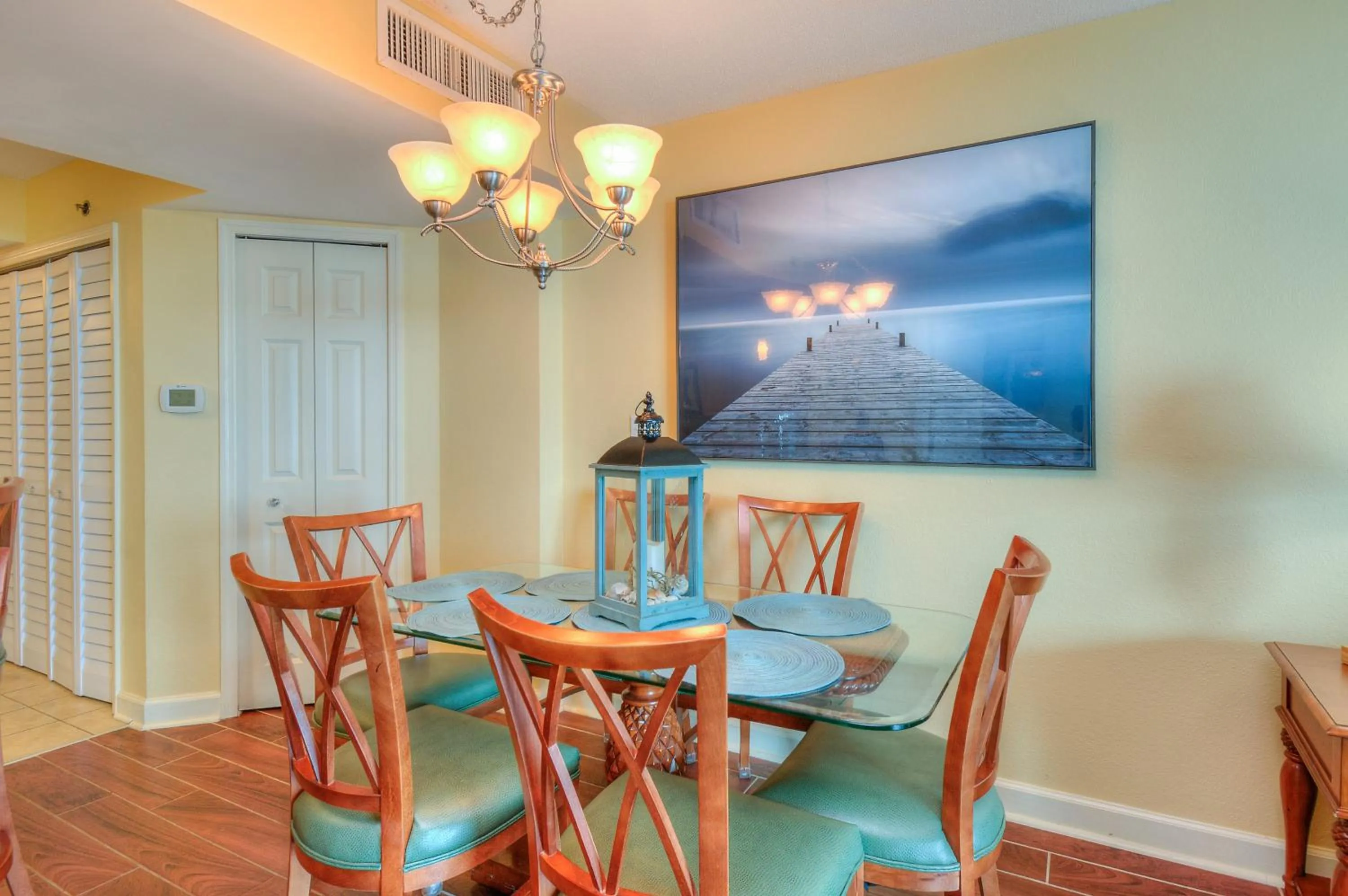 Dining area in Horizon at 77th Avenue North by Palmetto Vacations
