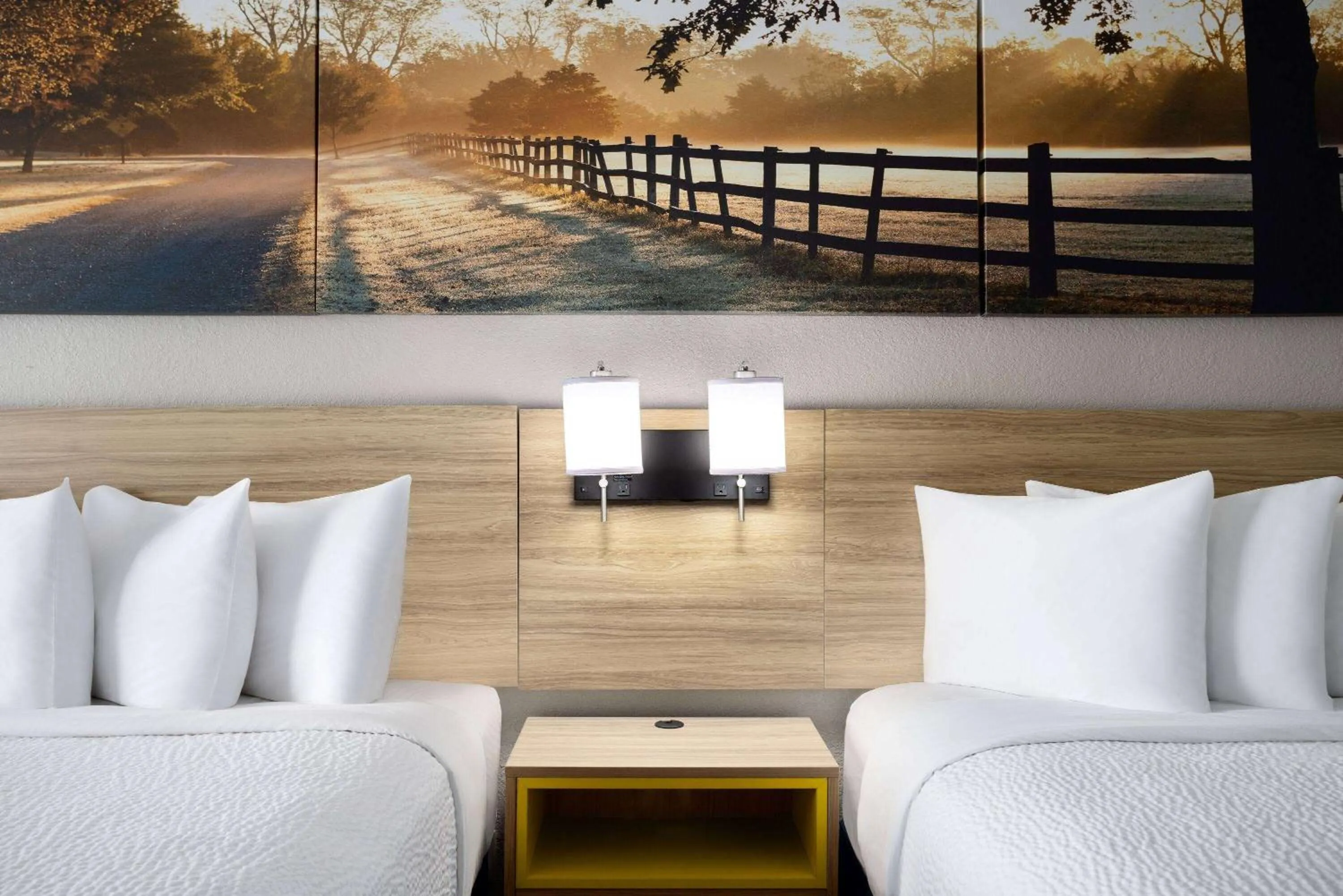 Photo of the whole room, Bed in Days Inn by Wyndham Waycross