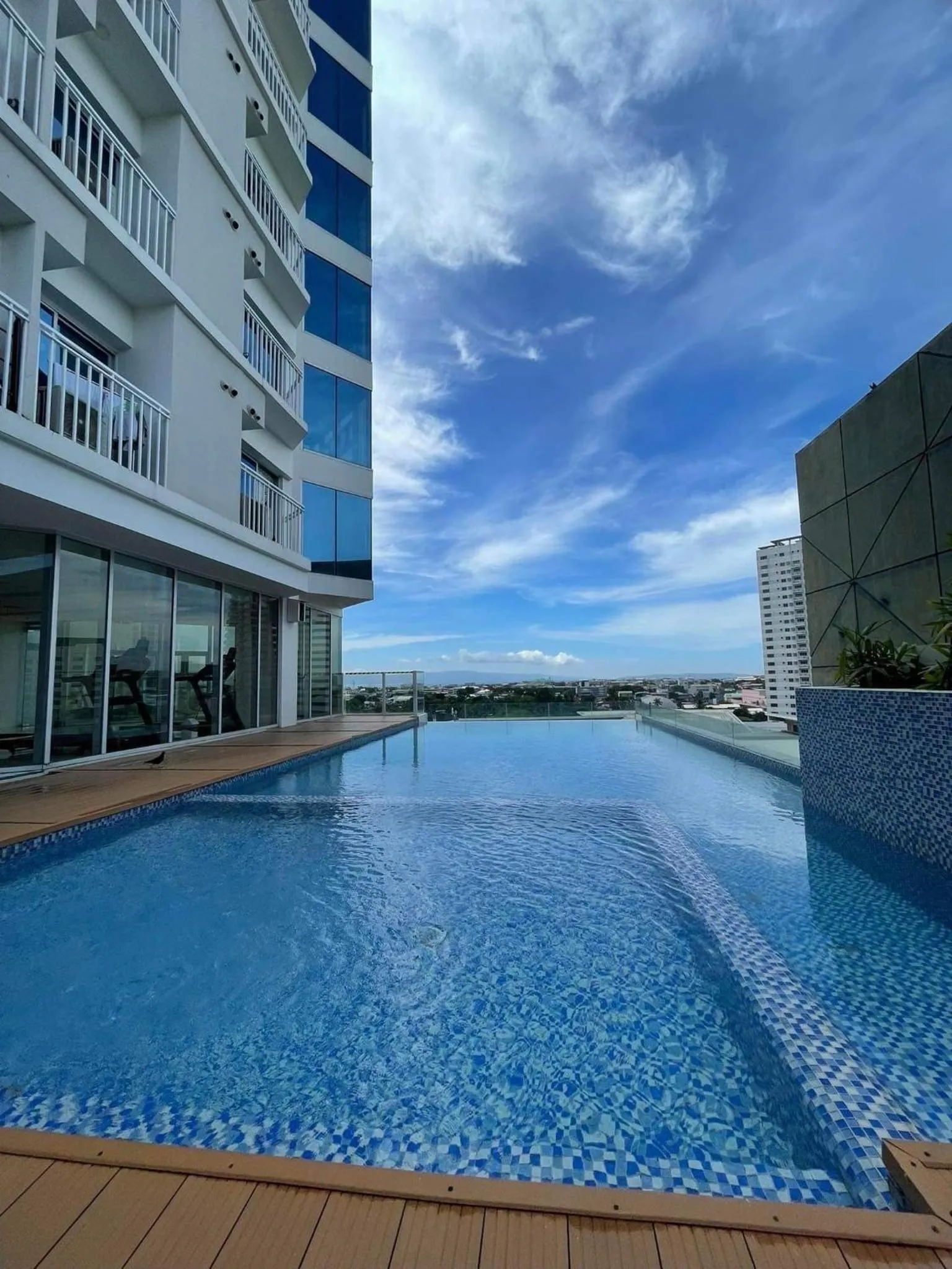 Swimming pool in Lengs Place 2 - Studio with Balcony at Inspiria Condo, Beside Abreeza Mall
