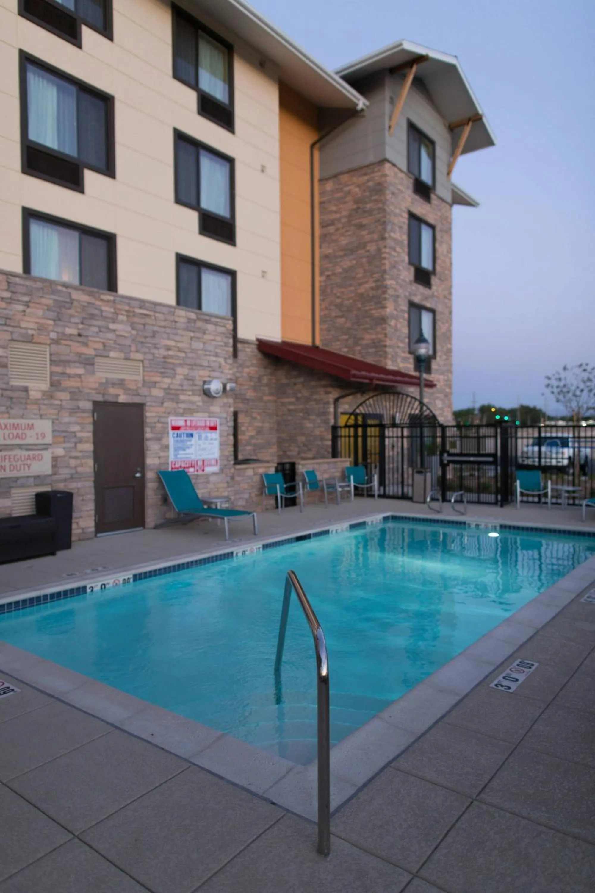 Swimming pool in TownePlace Suites by Marriott Lancaster