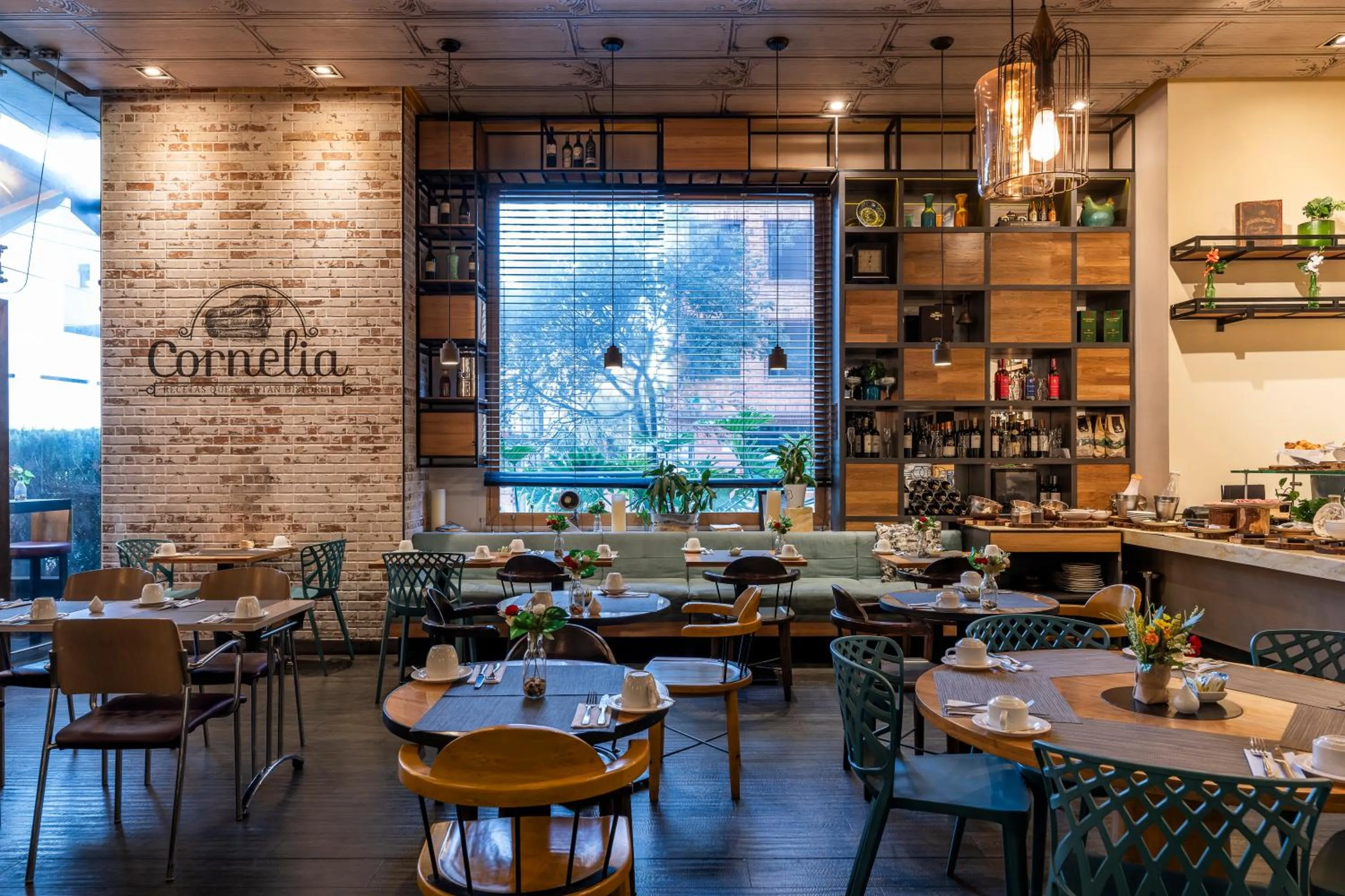 Restaurant/places to eat in Hotel 100 Luxury Suites by Preferred