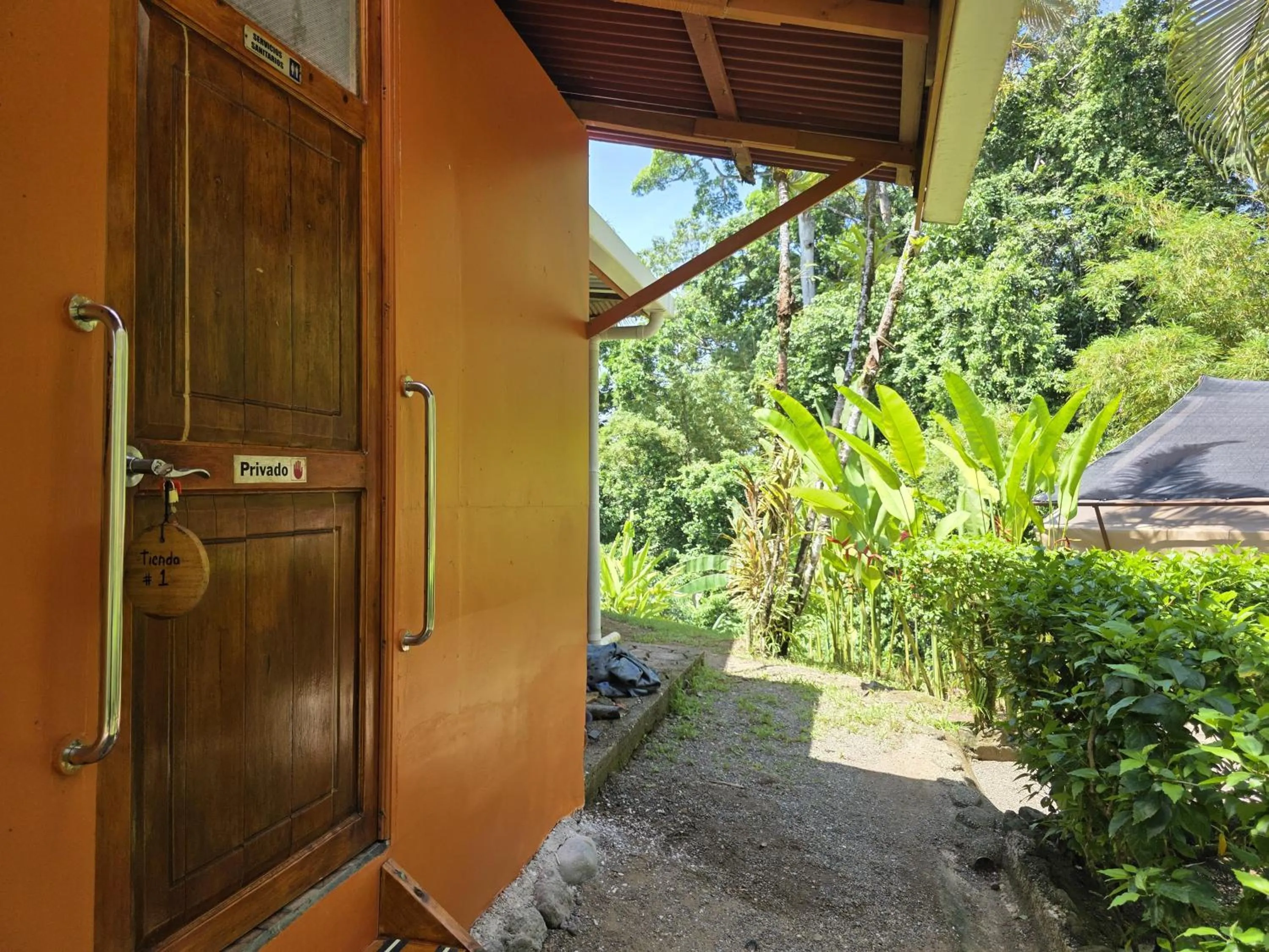 Bathroom in Las Caletas Lodge