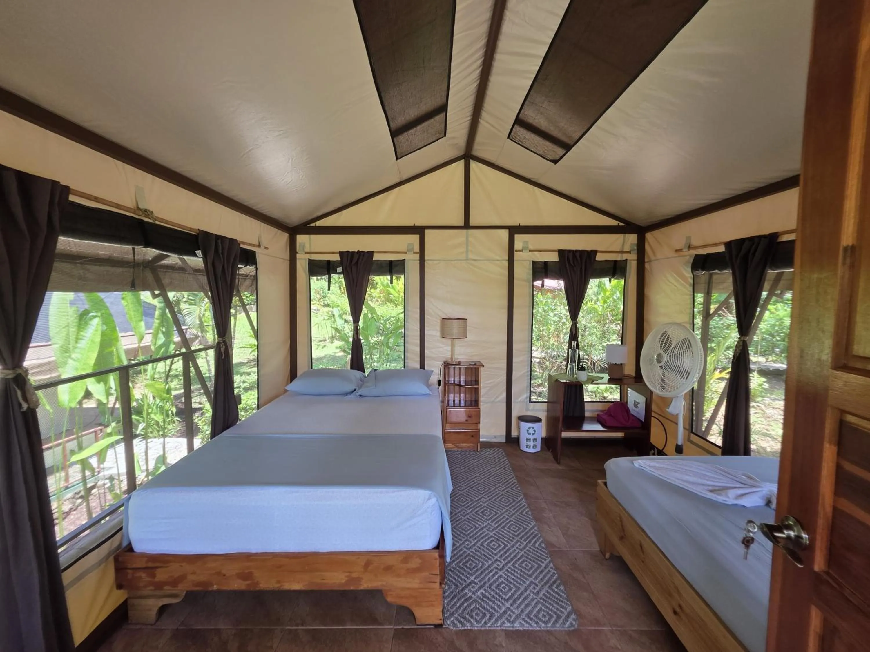 Bedroom, Bed in Las Caletas Lodge