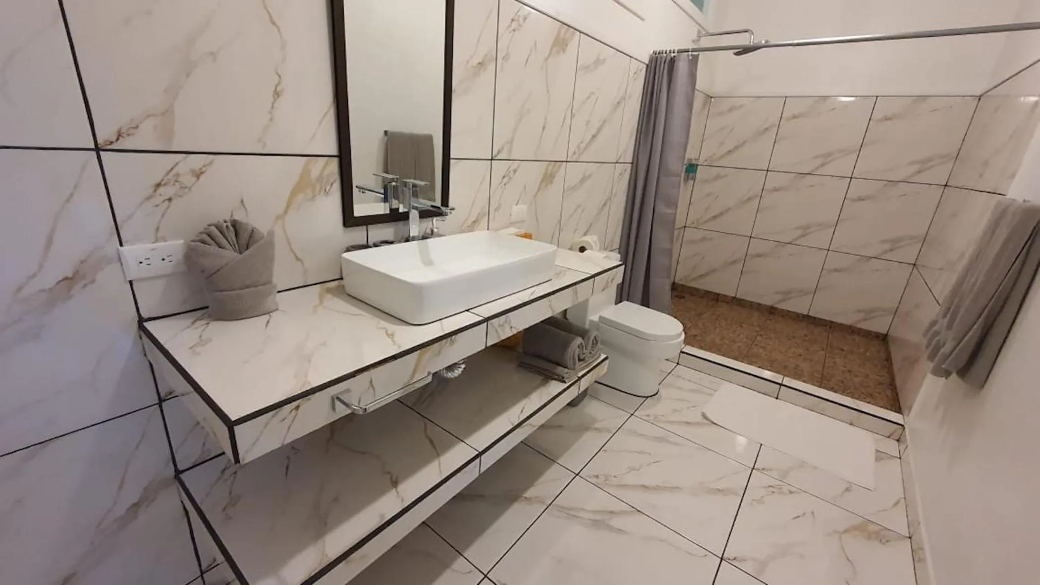 Bathroom in Las Caletas Lodge