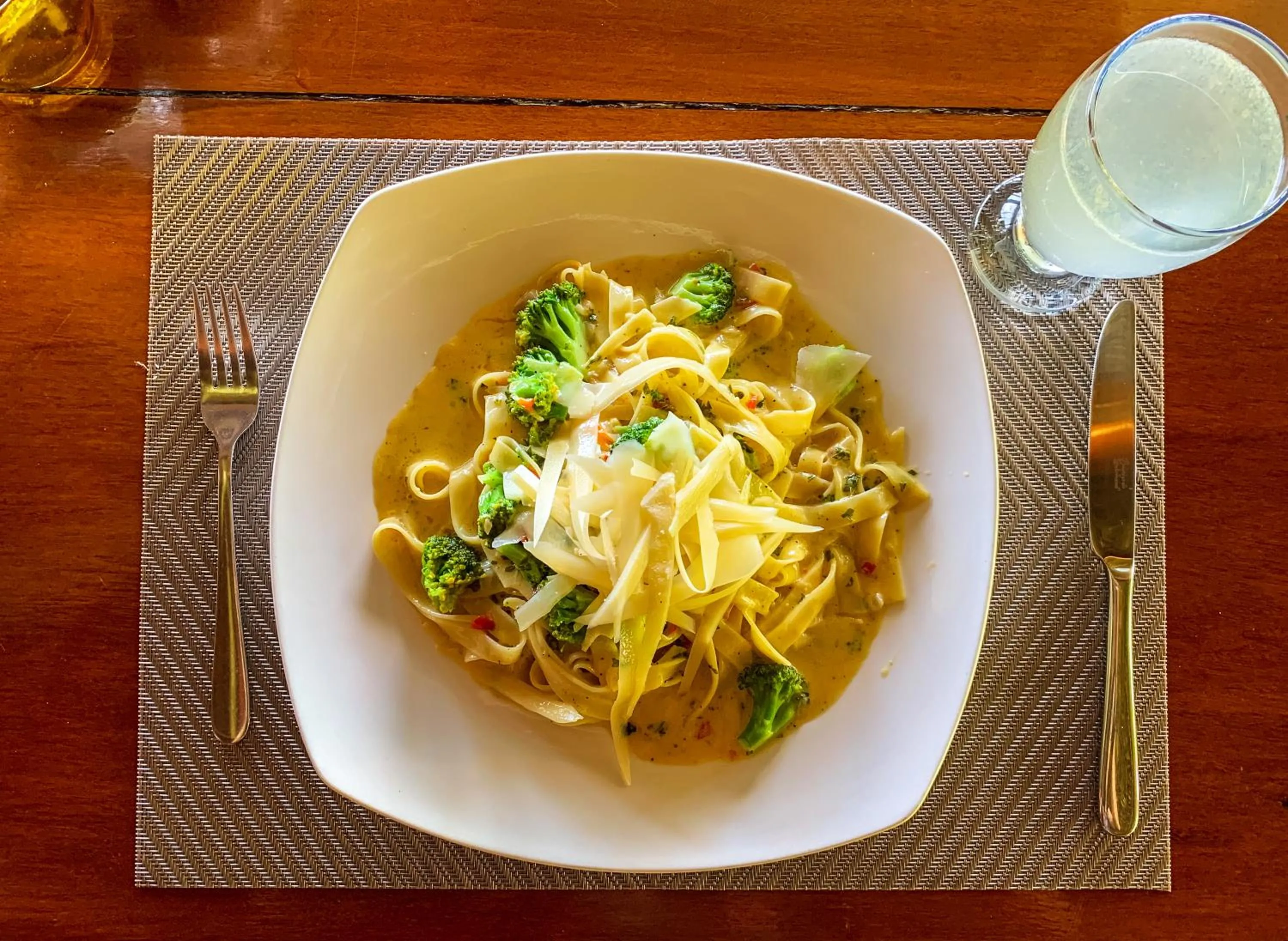 Food and drinks in Las Caletas Lodge