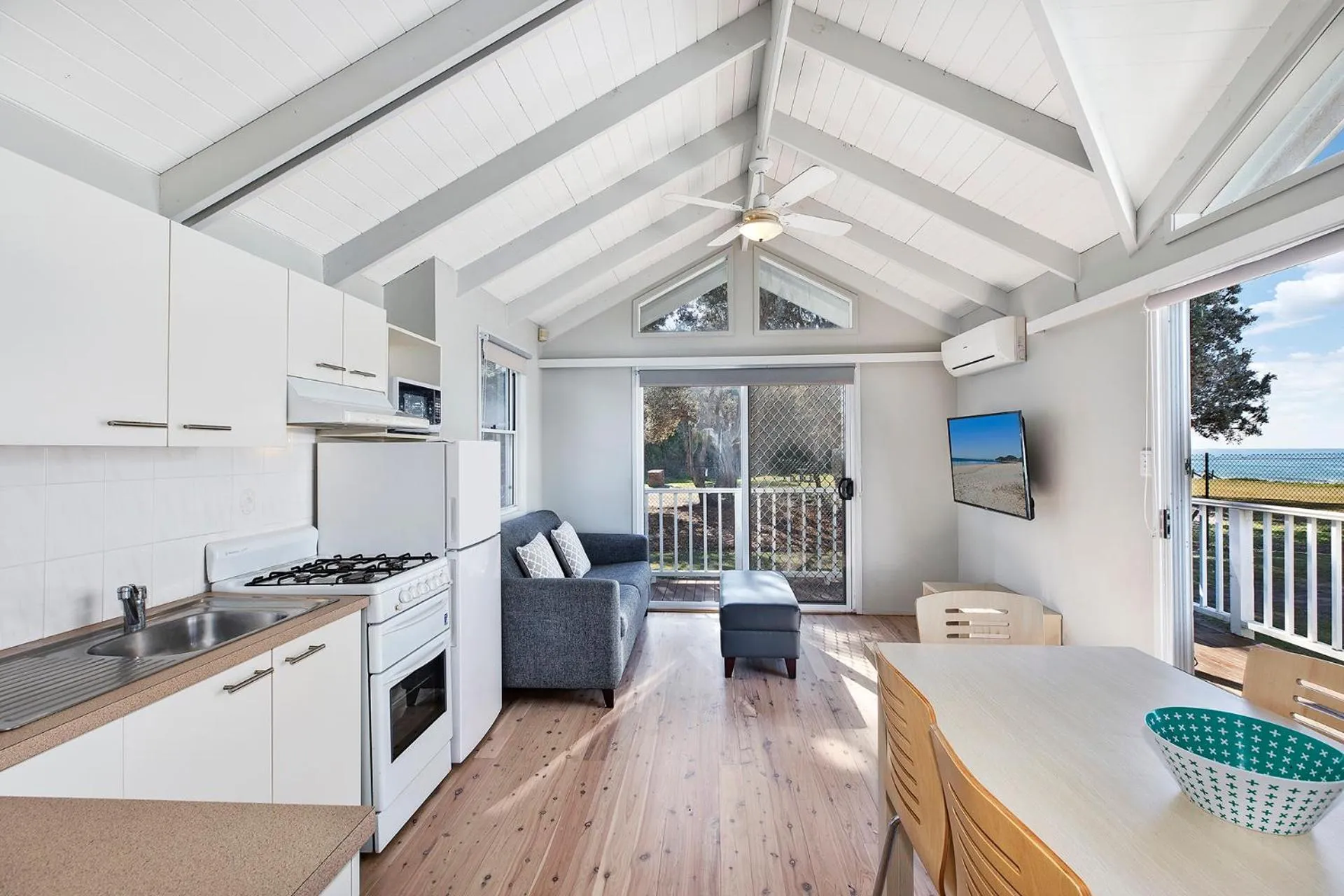 Kitchen or kitchenette in Blue Lagoon Beach Resort