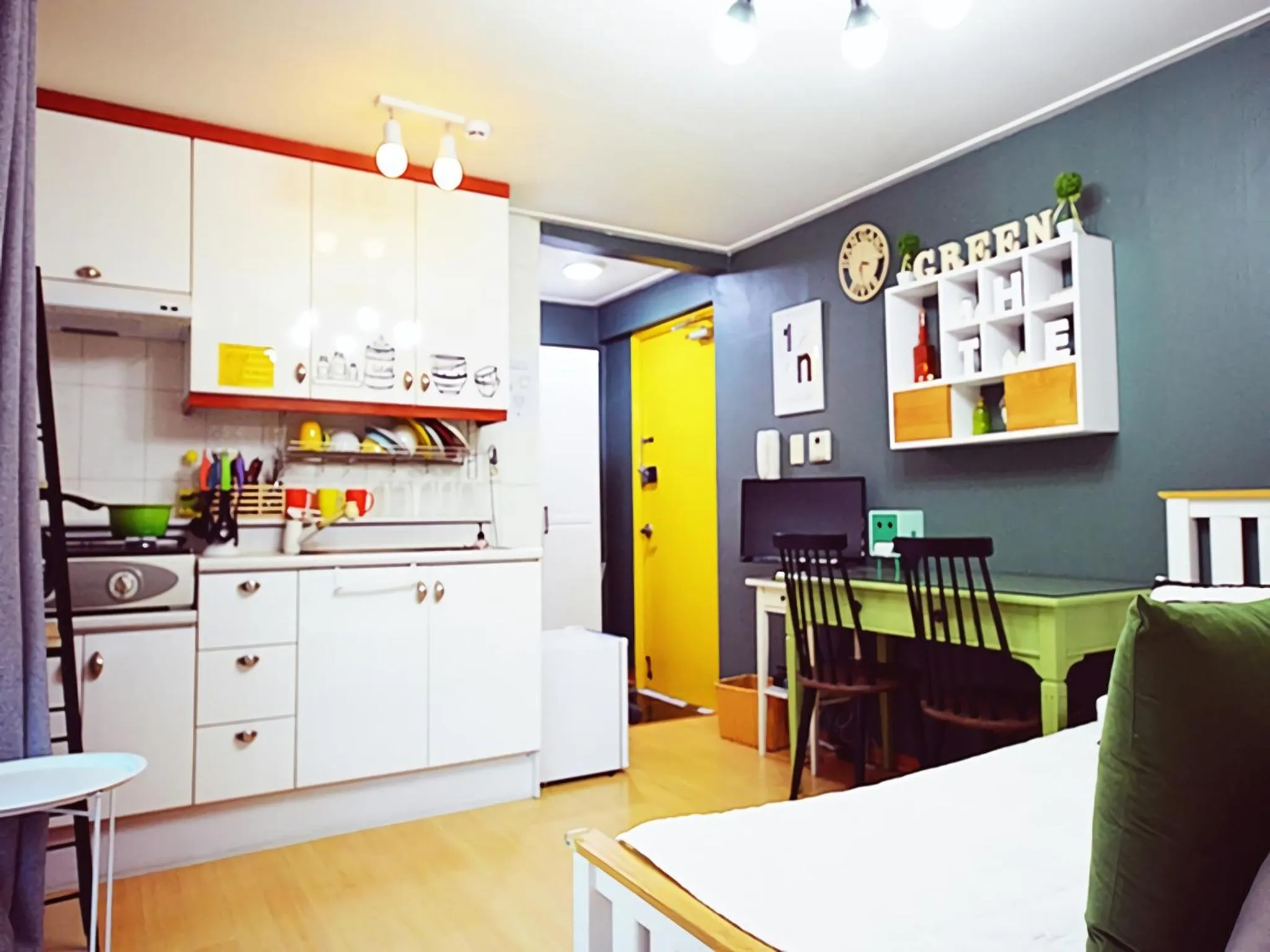 Kitchen or kitchenette in Han River Residence & Guesthouse