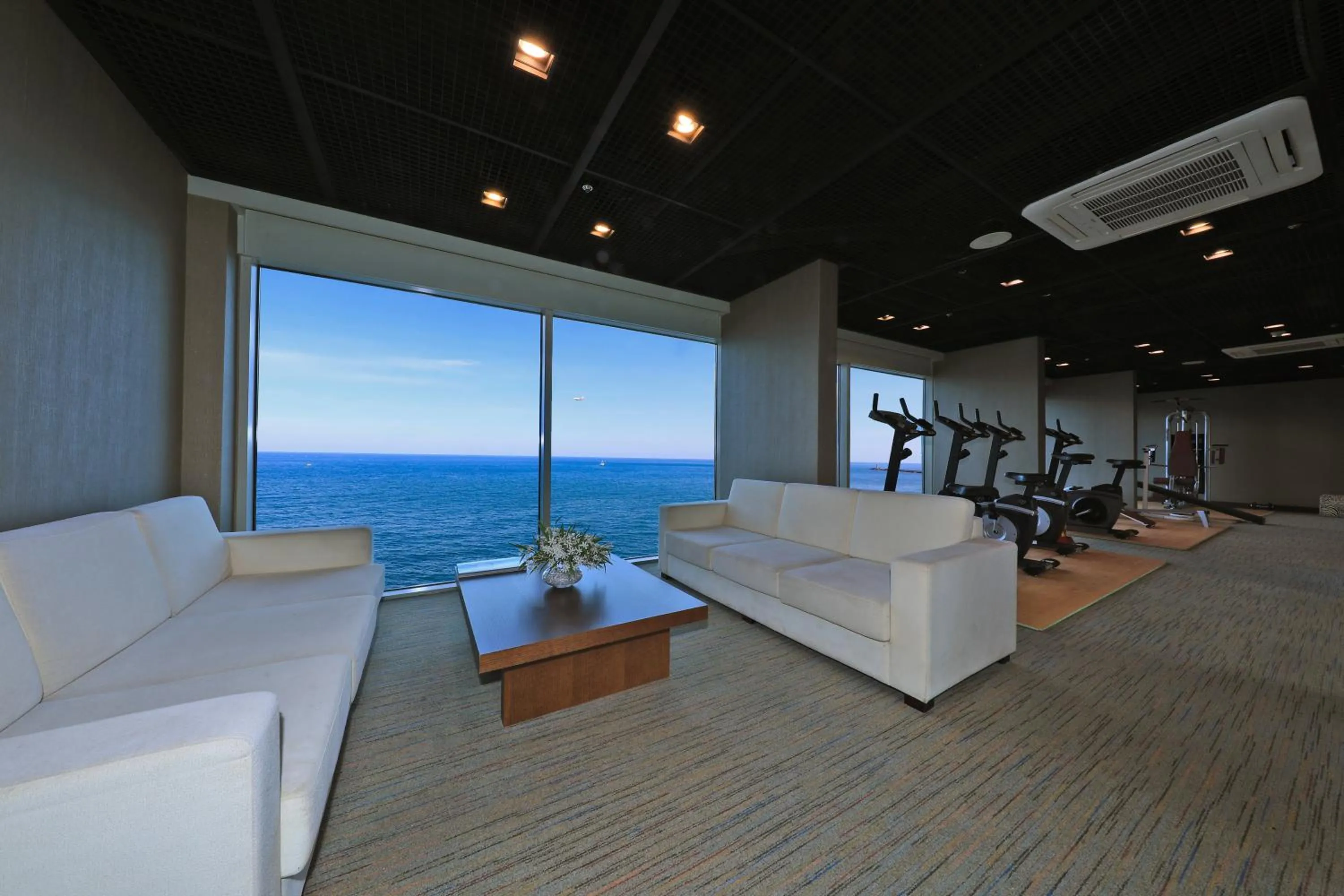 Fitness centre/facilities in Ocean Suites Jeju Hotel