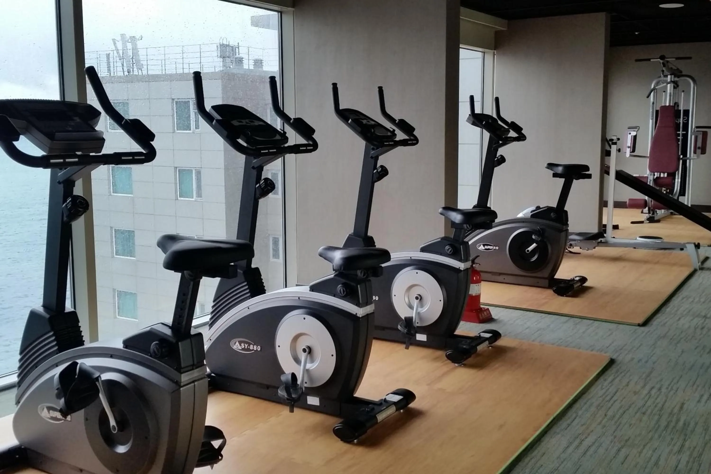 Fitness centre/facilities in Ocean Suites Jeju Hotel