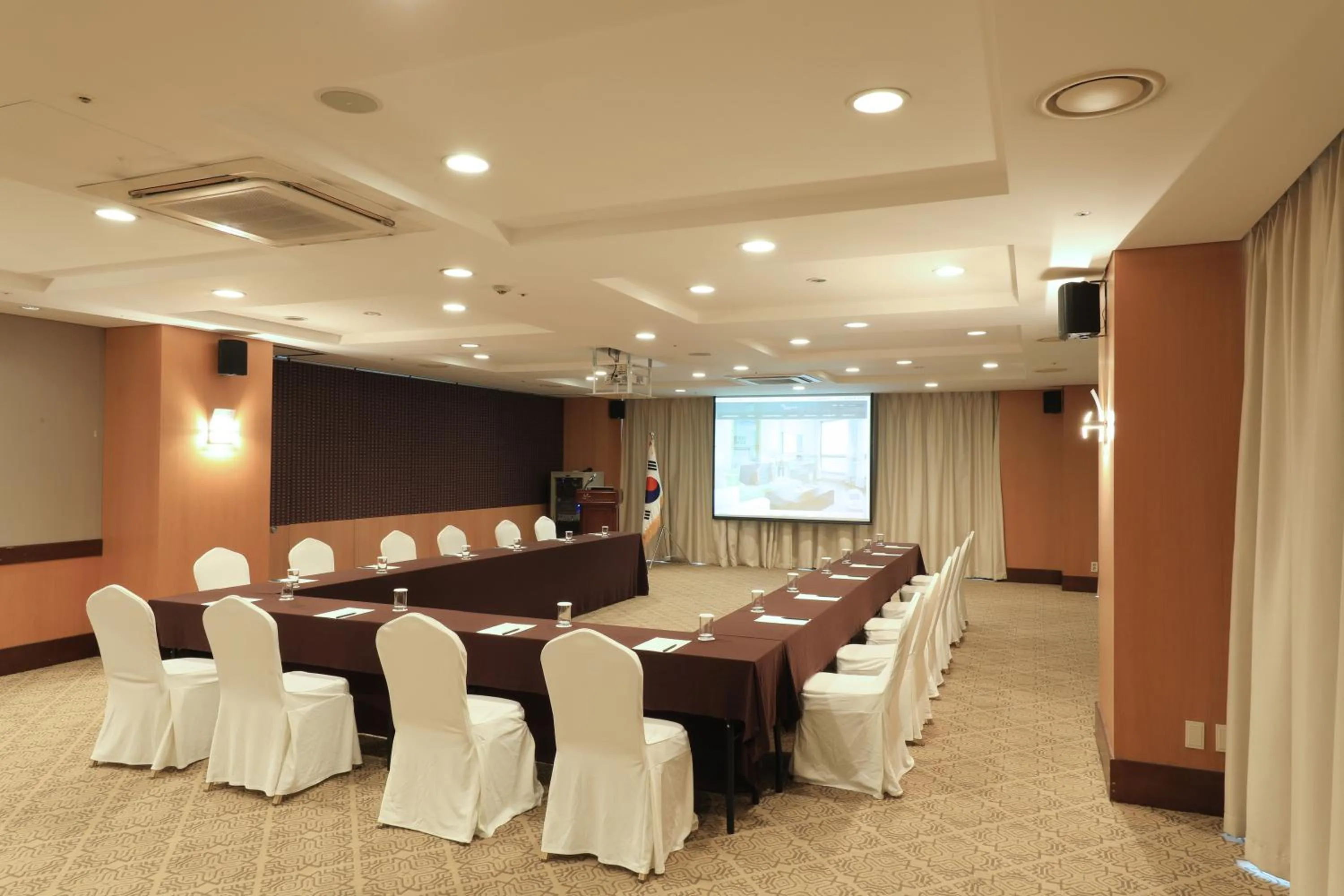 Banquet/Function facilities in Ocean Suites Jeju Hotel