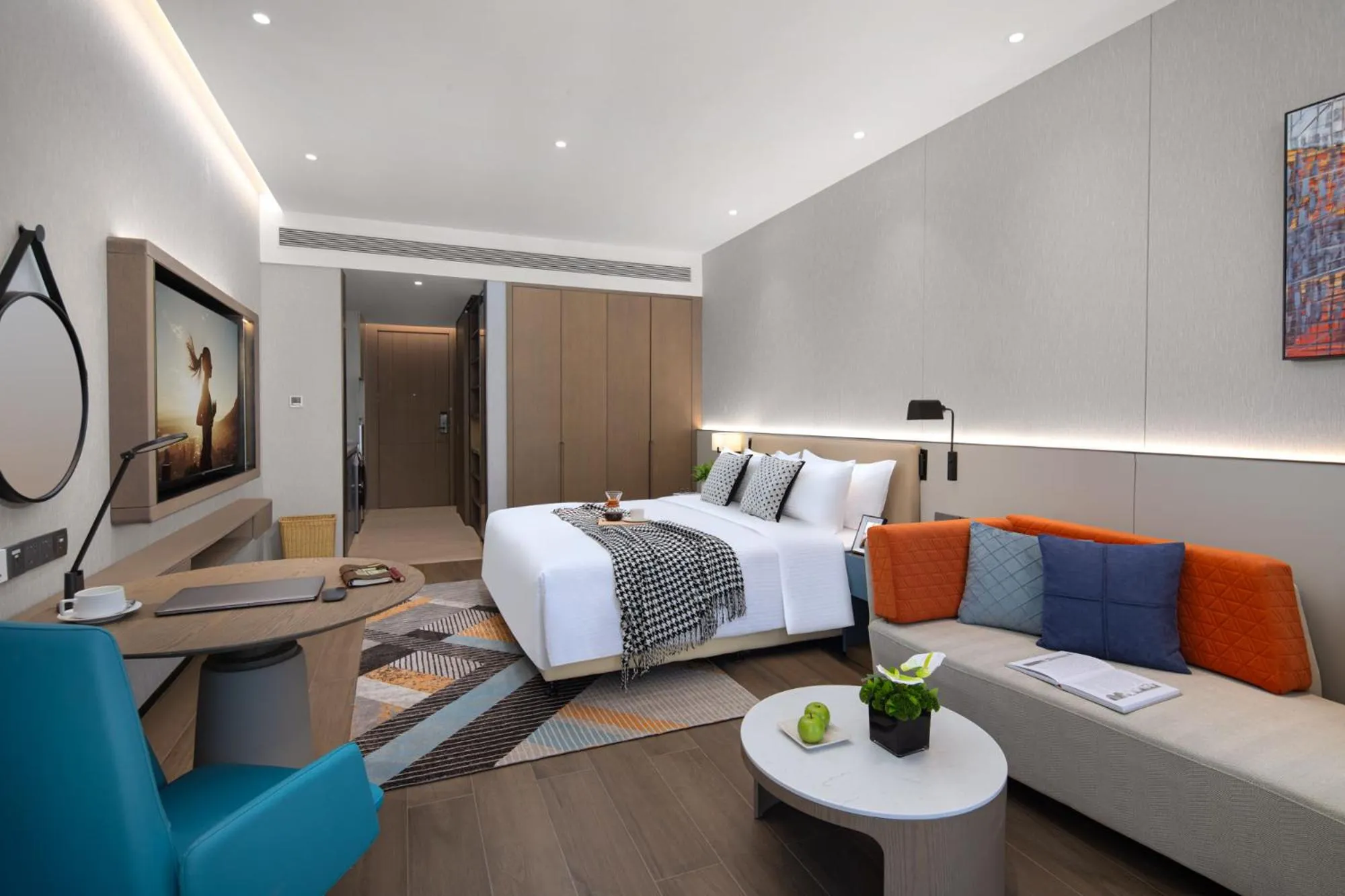 Photo of the whole room, Bed in Citadines Jinqiao Building Yantai