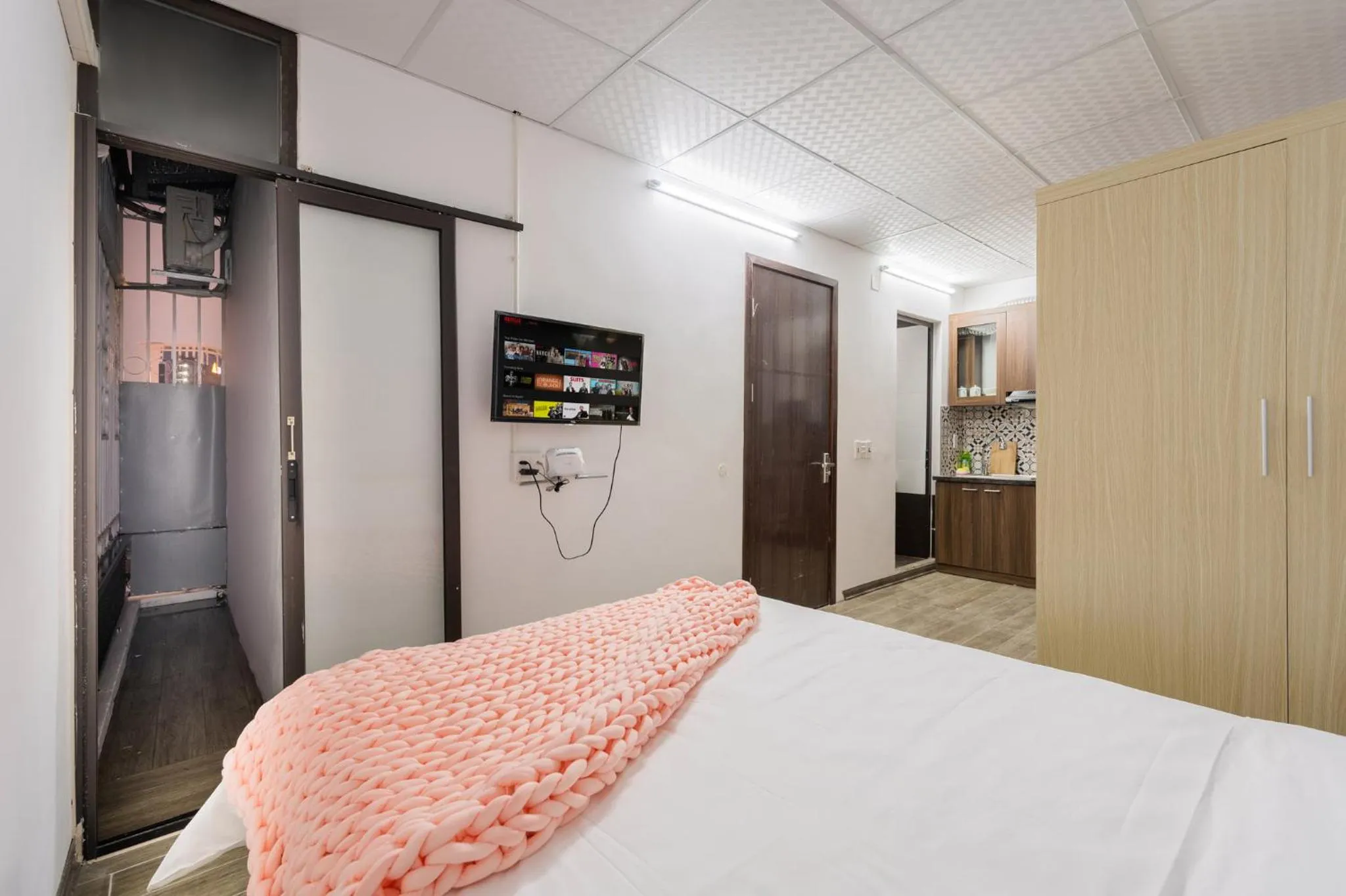 Bed in SaziHome Doi Can Hanoi