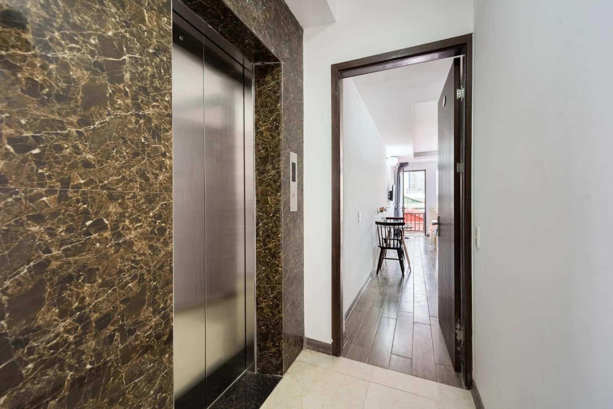 elevator in SaziHome Doi Can Hanoi