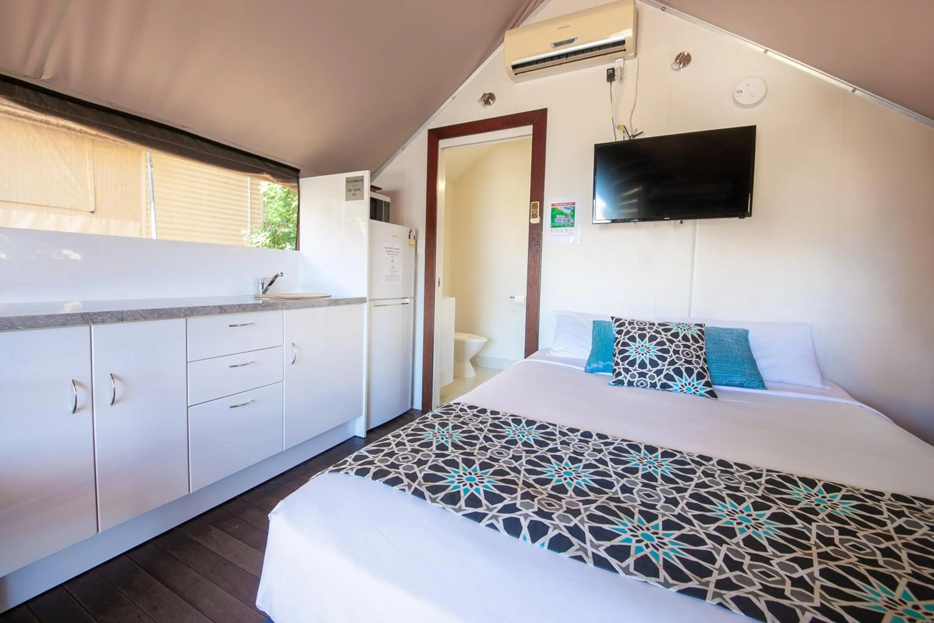 Photo of the whole room, Bed in NRMA Agnes Water Holiday Park