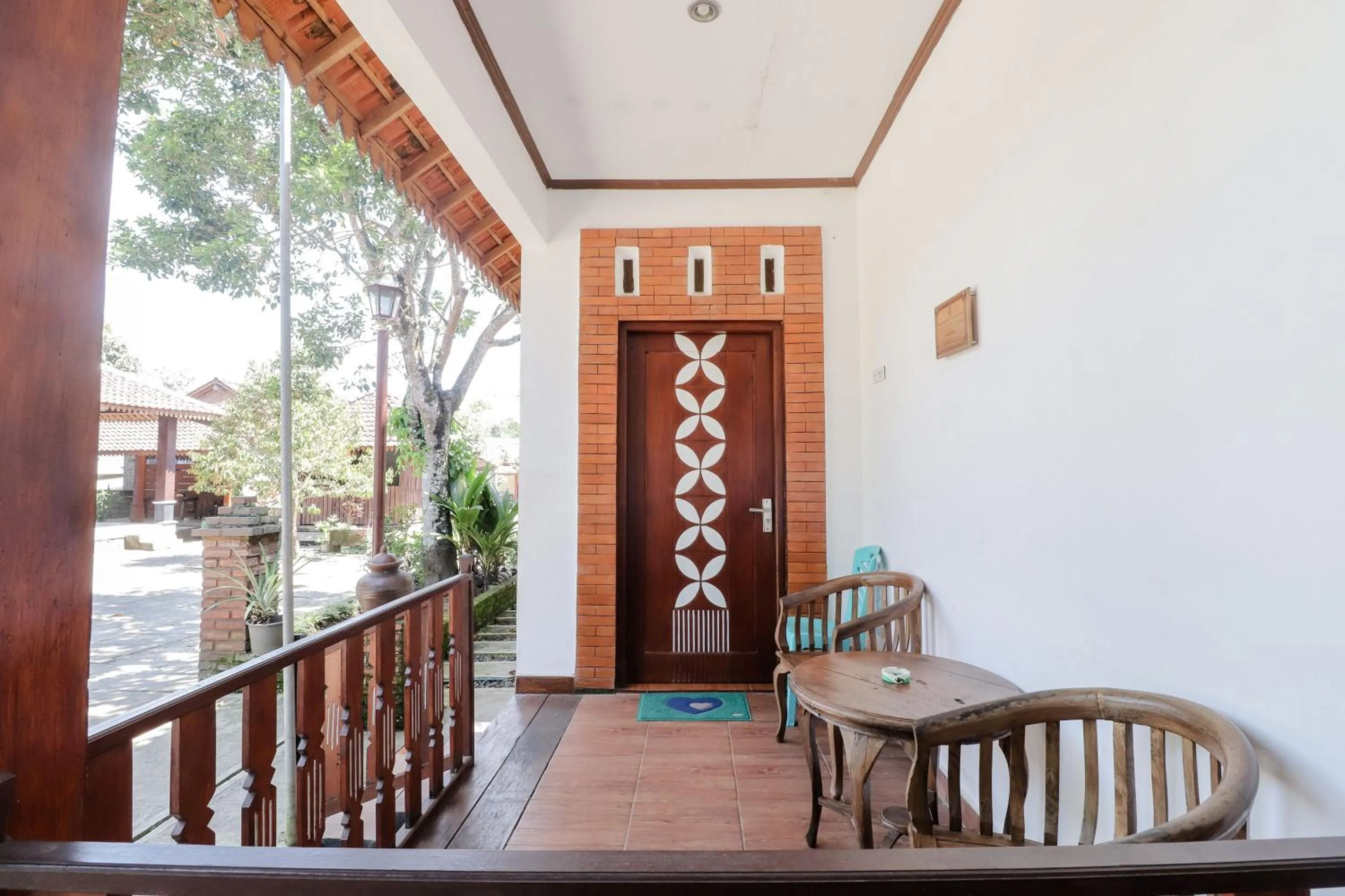 Balcony/Terrace in Hotel Ndalem Ayem Syariah