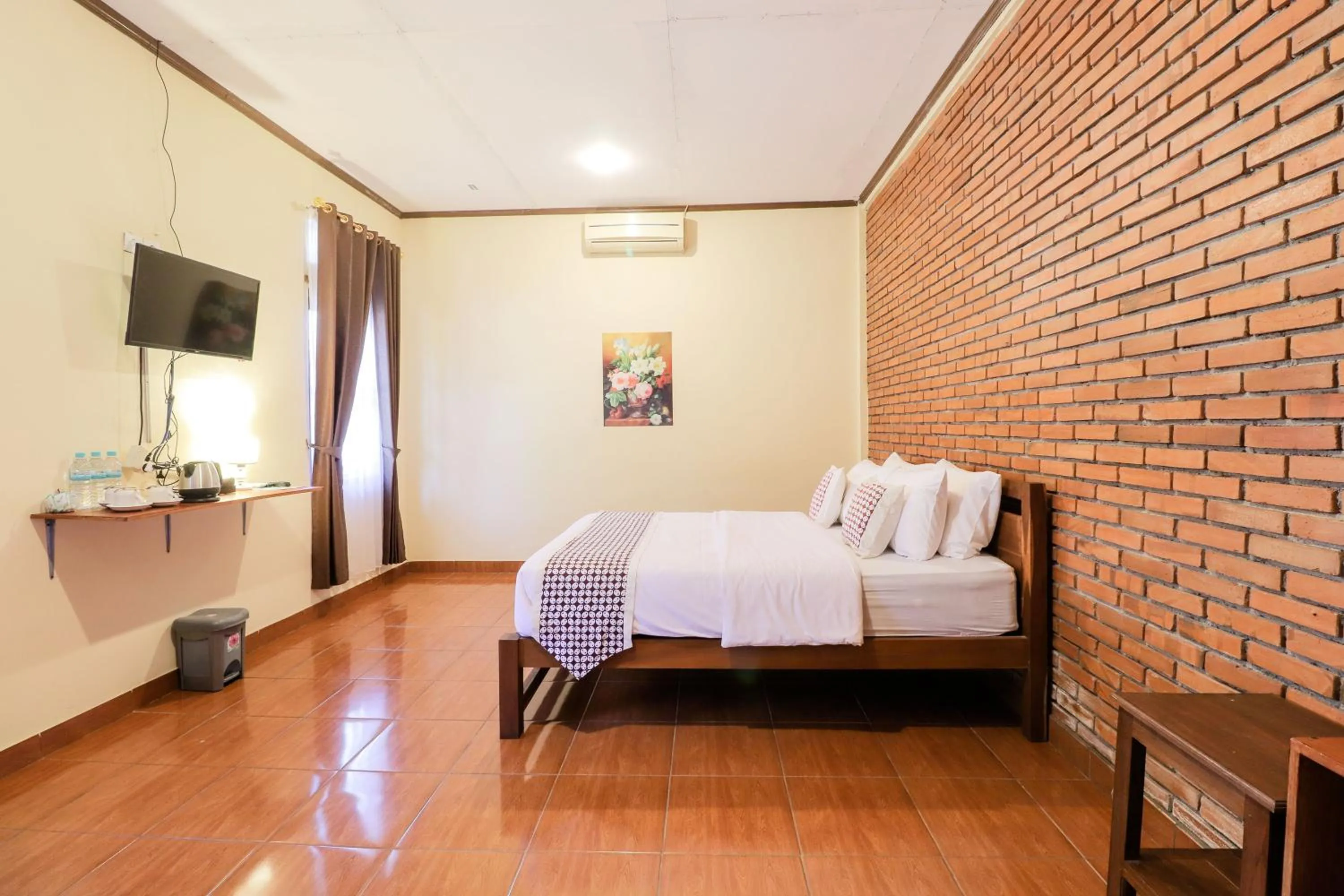 Bed in Hotel Ndalem Ayem Syariah