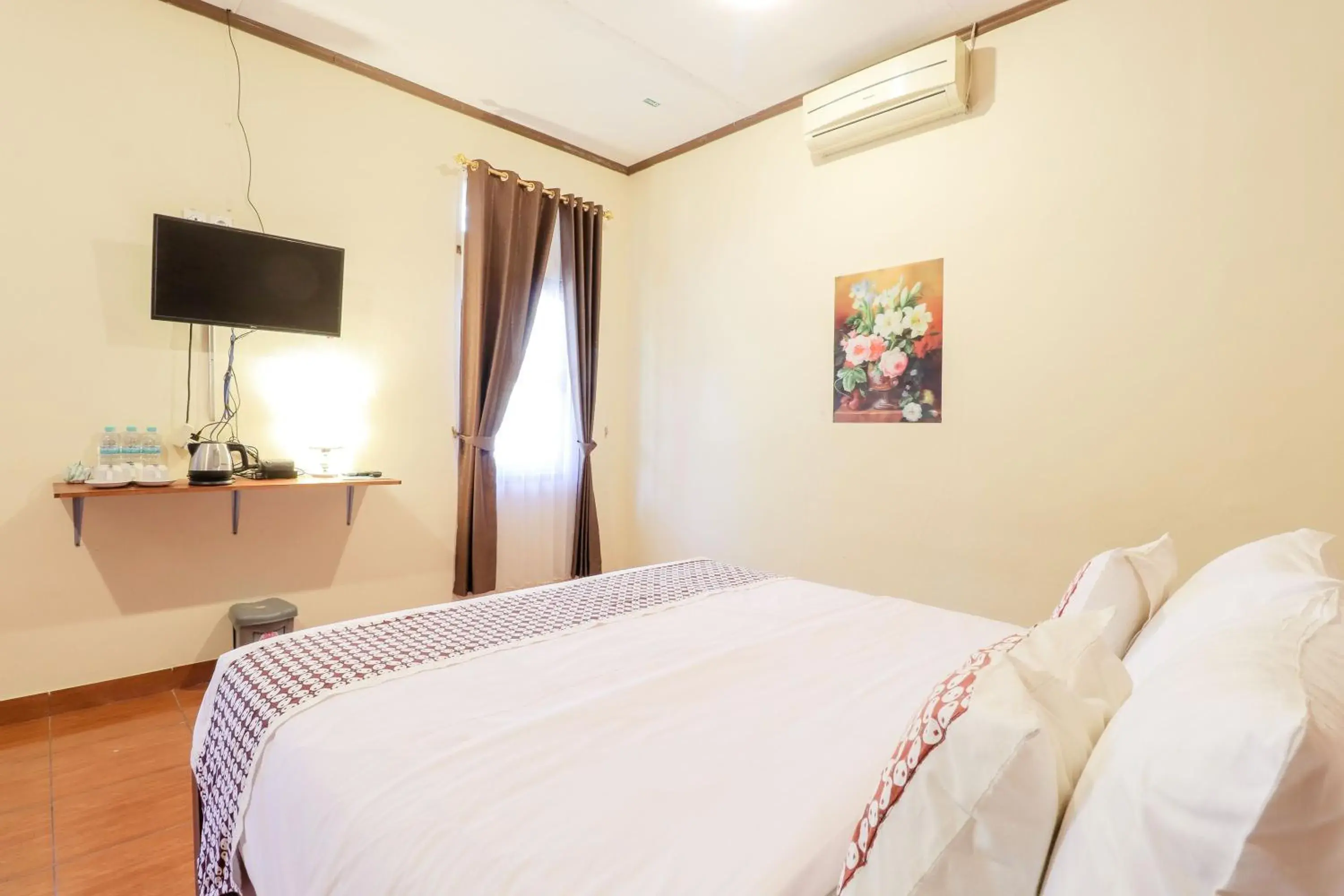 Superior Queen Room in Hotel Ndalem Ayem Syariah Superior Queen Room in Hotel Ndalem Ayem Syariah