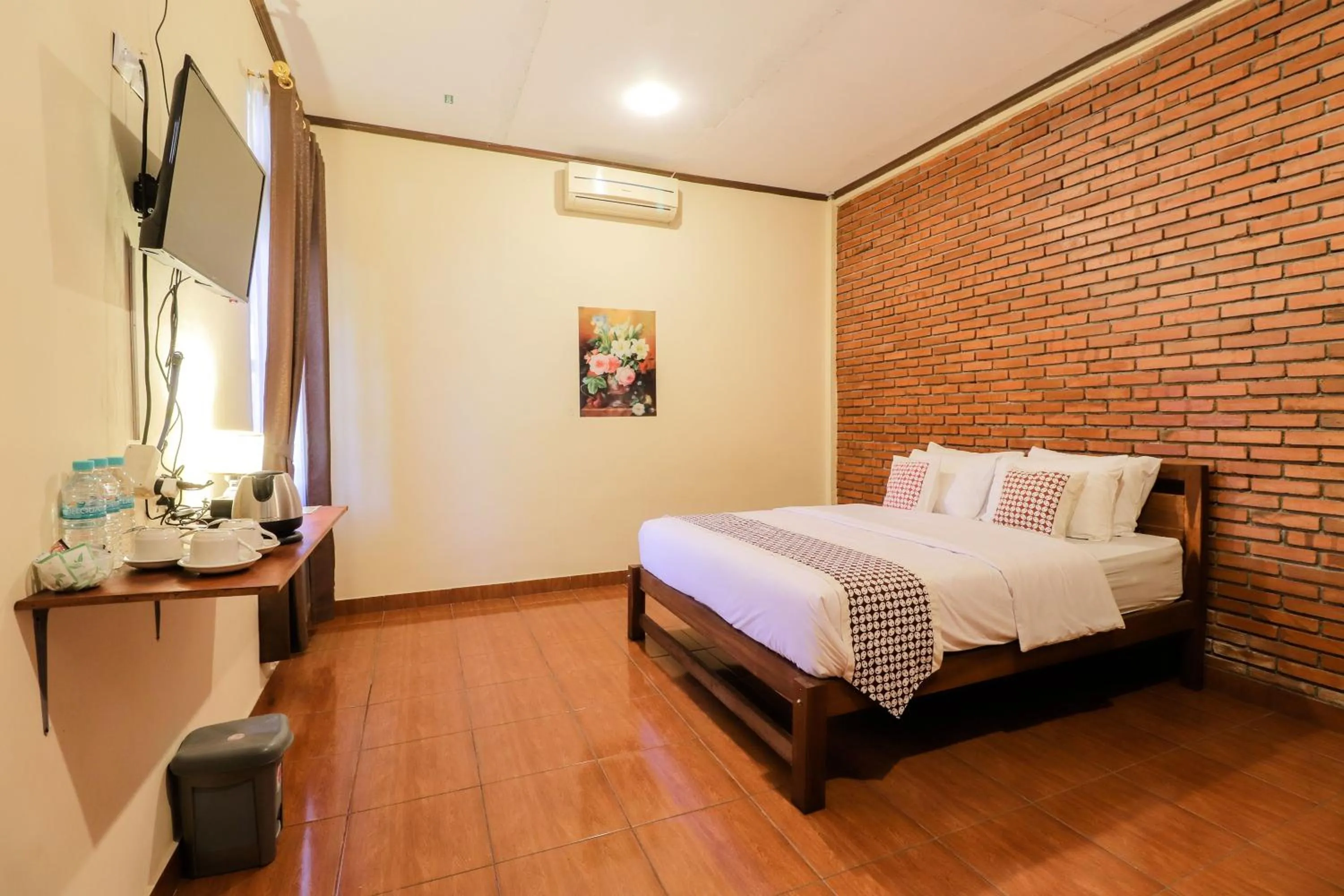 Bed in Hotel Ndalem Ayem Syariah