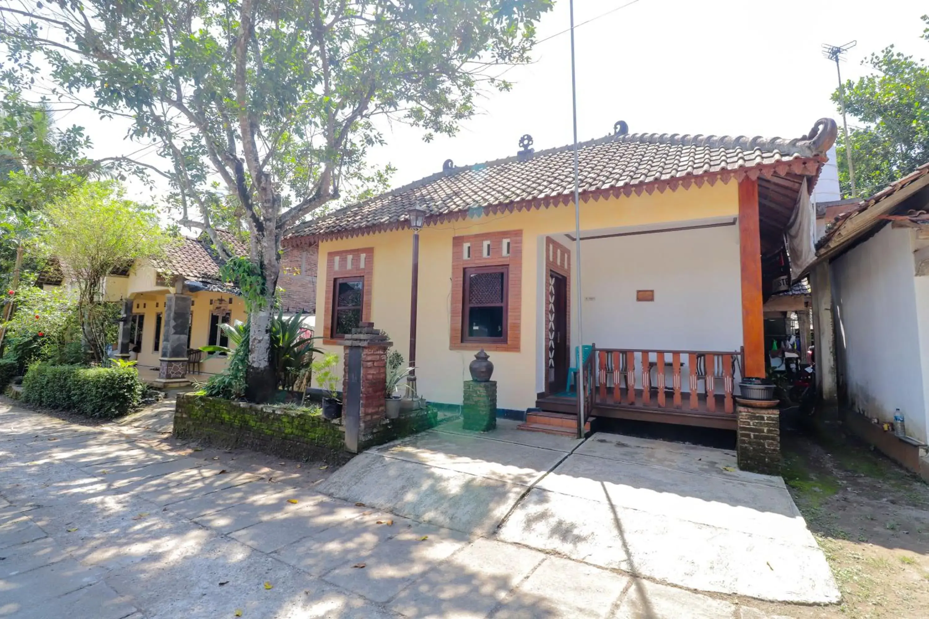 Hotel Ndalem Ayem Syariah Hotel Ndalem Ayem Syariah