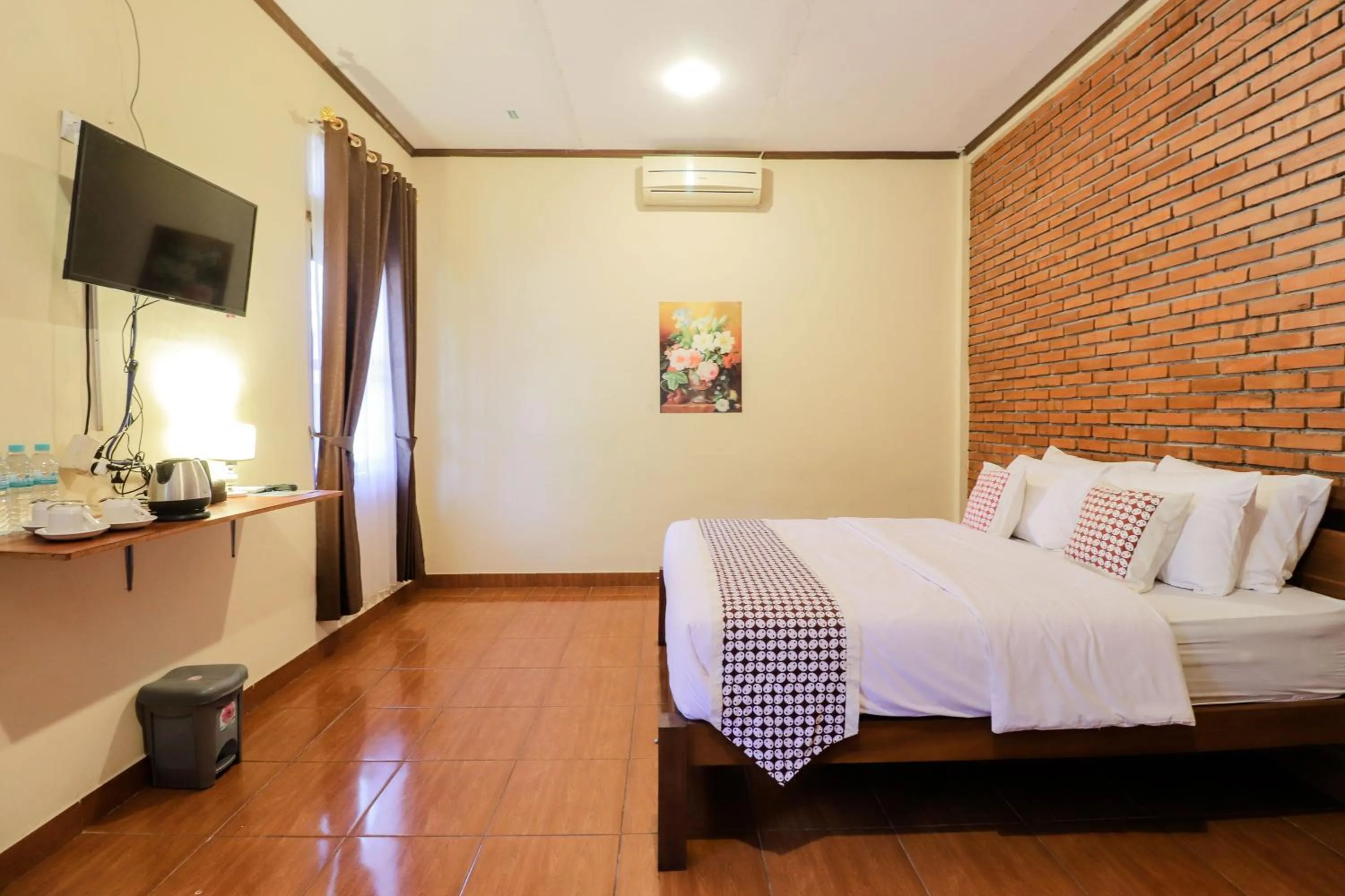 Bed in Hotel Ndalem Ayem Syariah