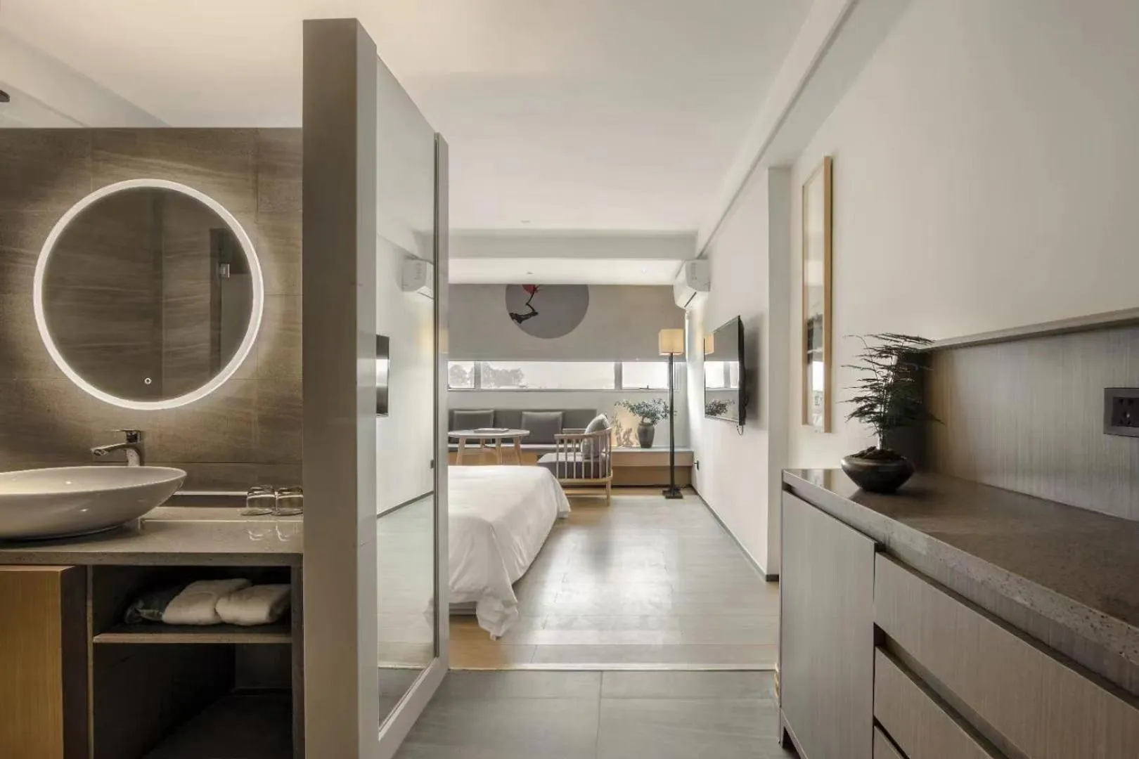 Bed in Guangzhou Shug Art Hotel