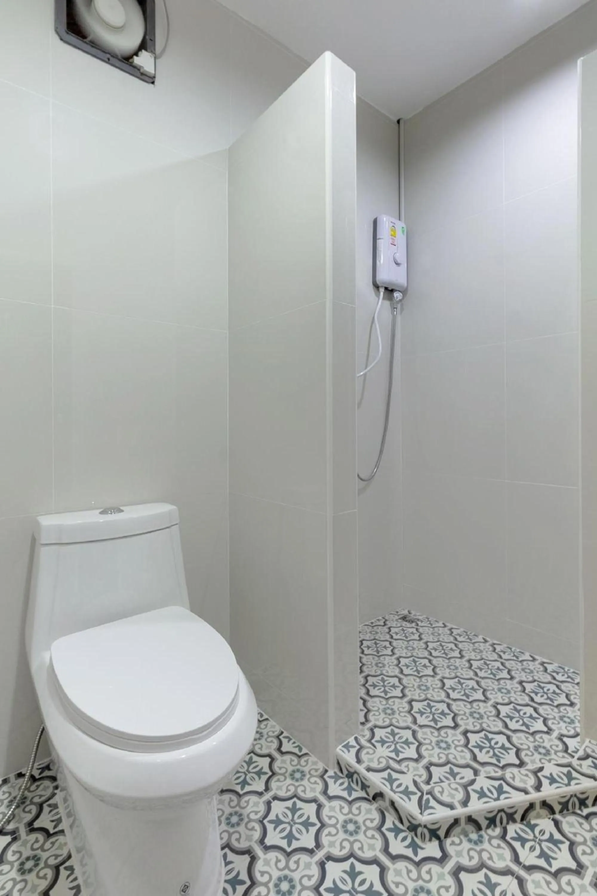 Bathroom in OYO 994 Kudi Hostel